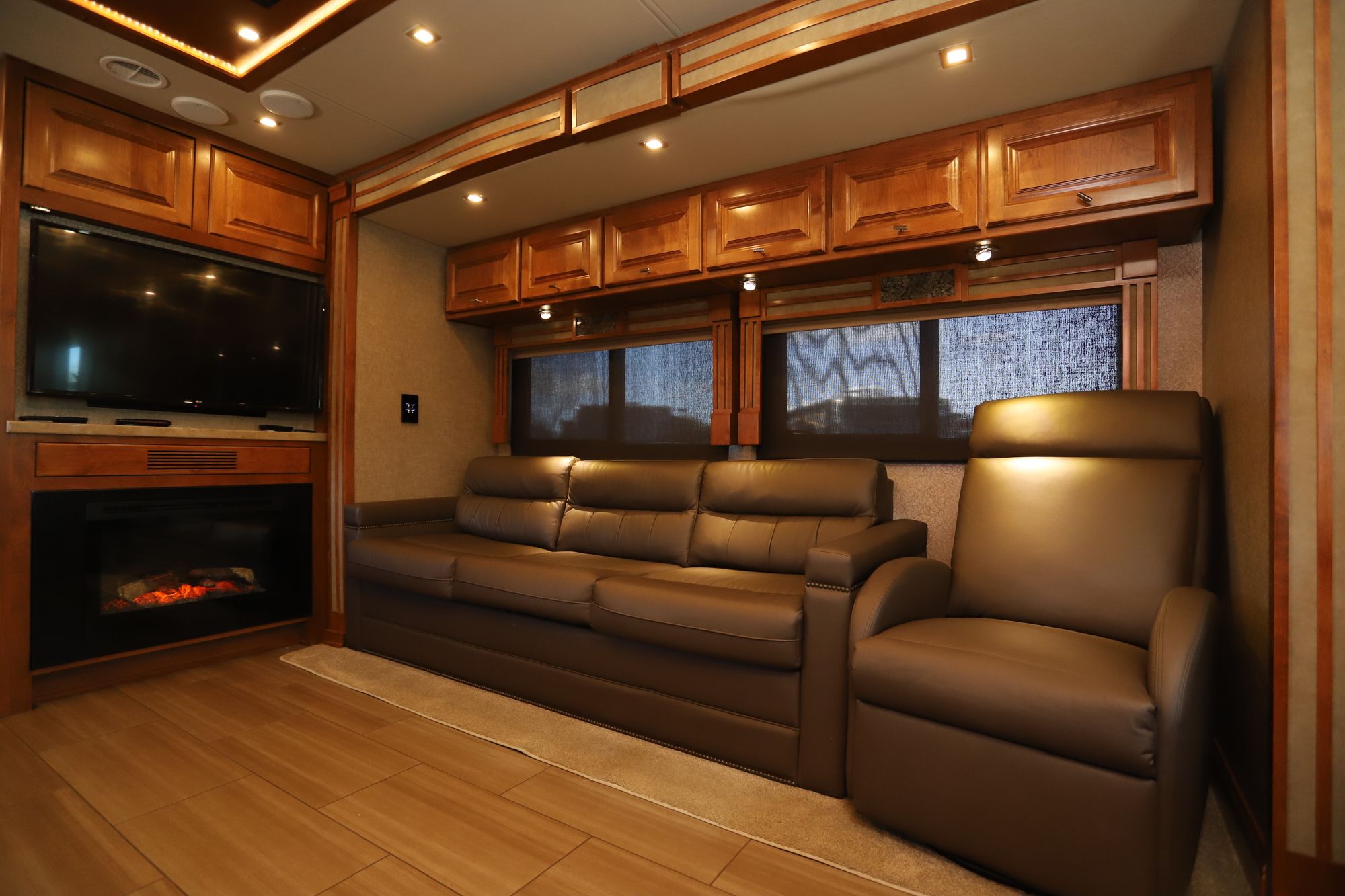 Used 2019 Tiffin Motor Homes Allegro Red 33AA Class A  For Sale