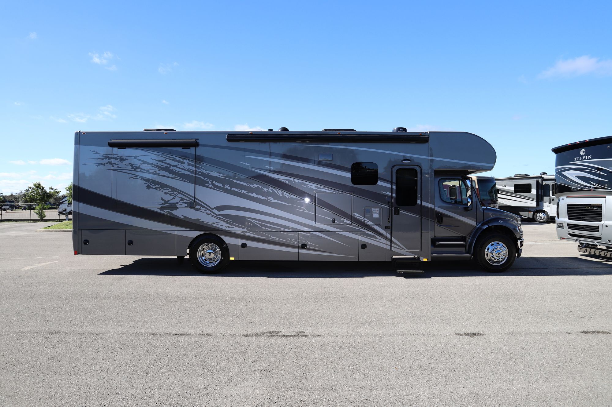 New 2021 Renegade Rv Valencia 38RW Super C  For Sale