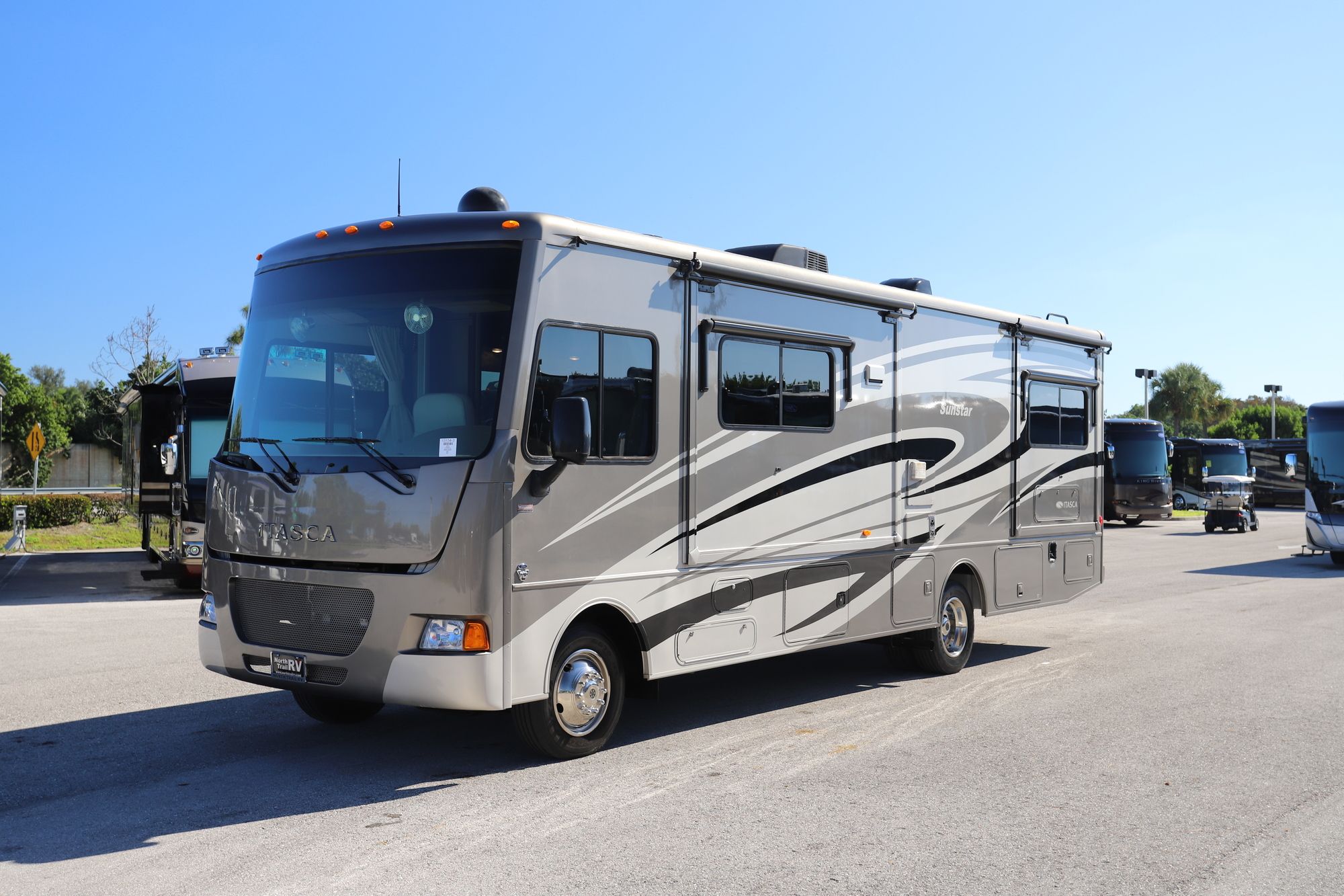 Used 2015 Itasca Sun Star 30T Class A  For Sale