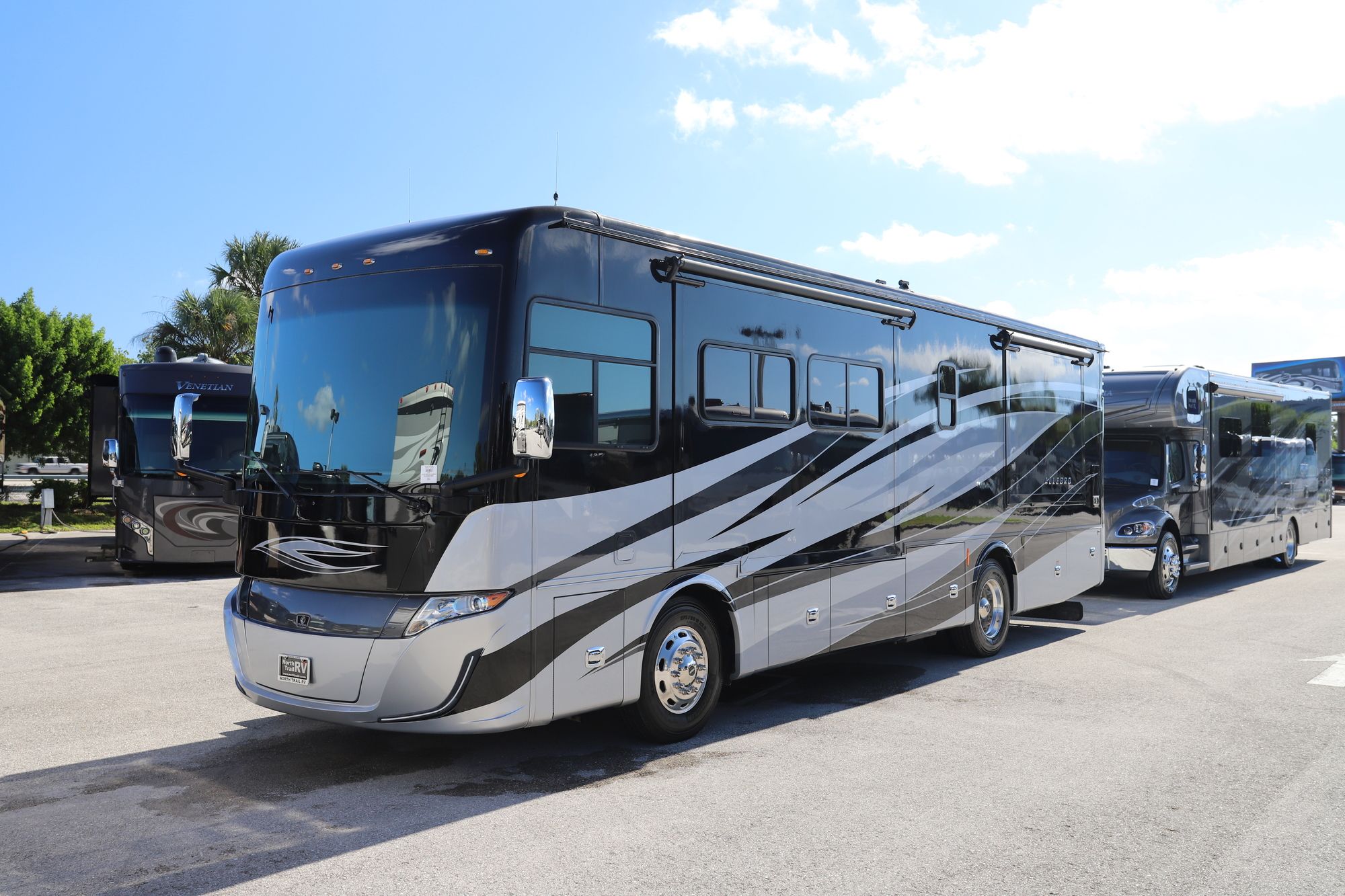 Used 2019 Tiffin Motor Homes Allegro Red 33AA Class A  For Sale