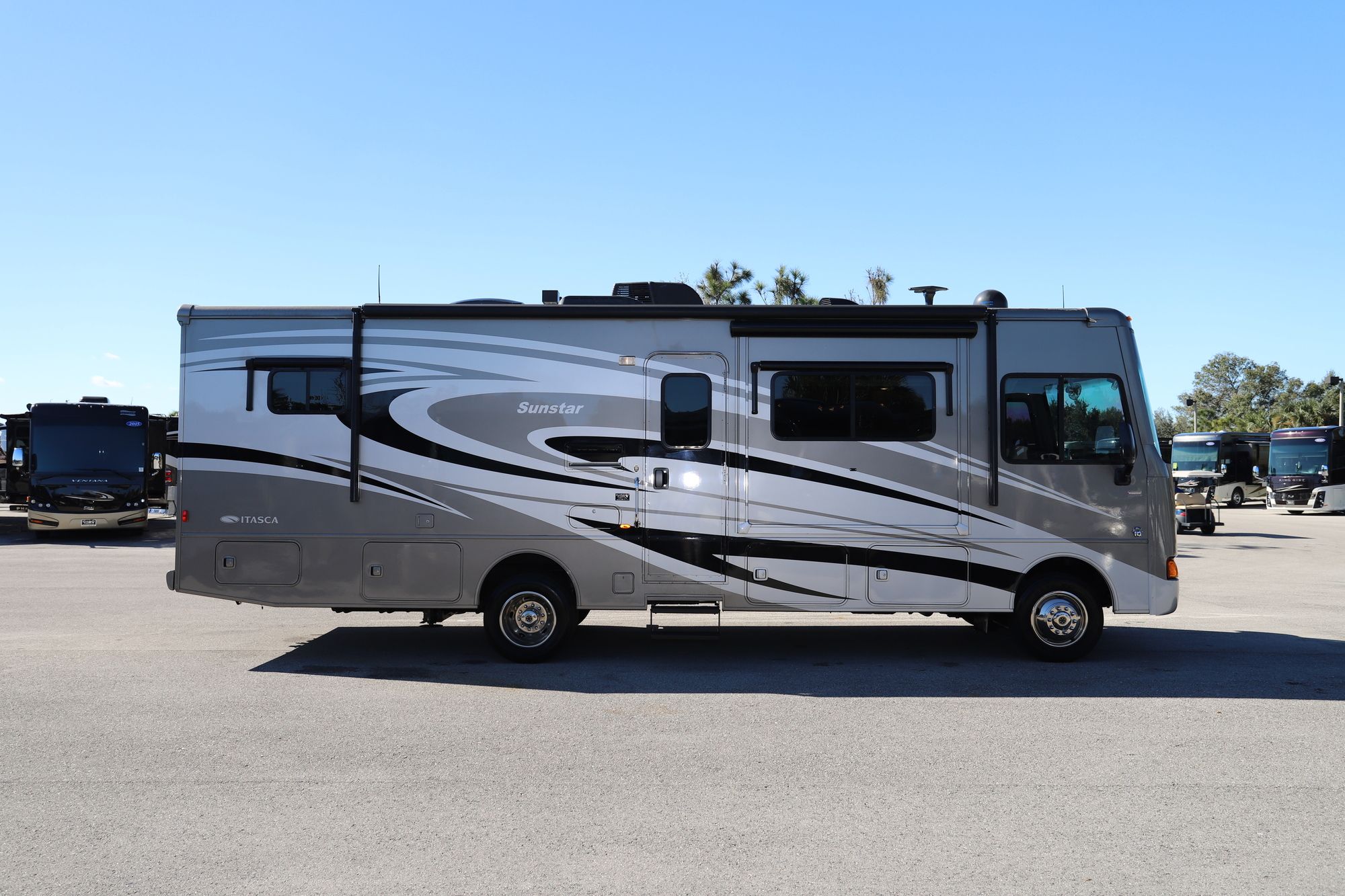 Used 2015 Itasca Sun Star 30T Class A  For Sale