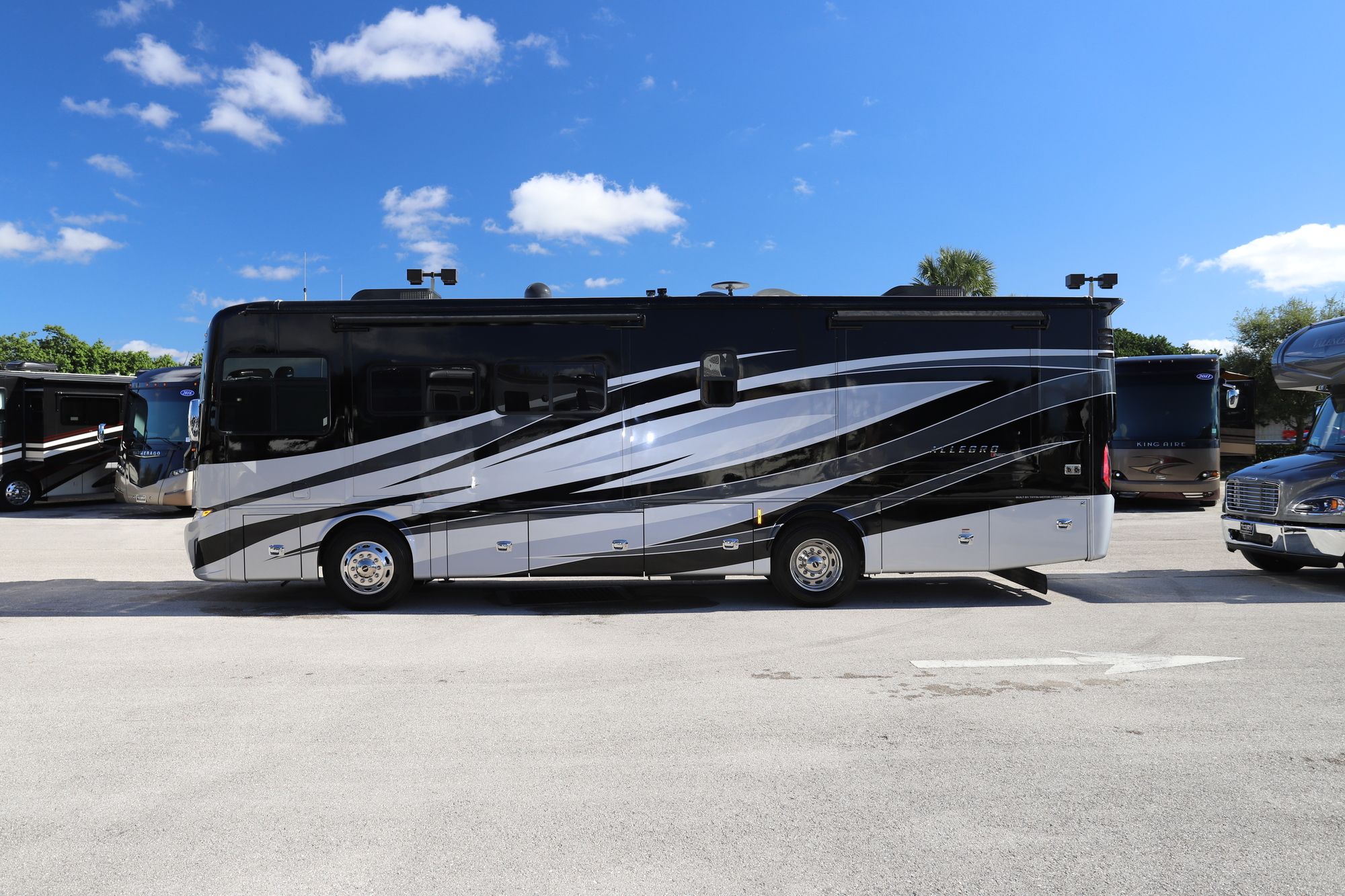 Used 2019 Tiffin Motor Homes Allegro Red 33AA Class A  For Sale