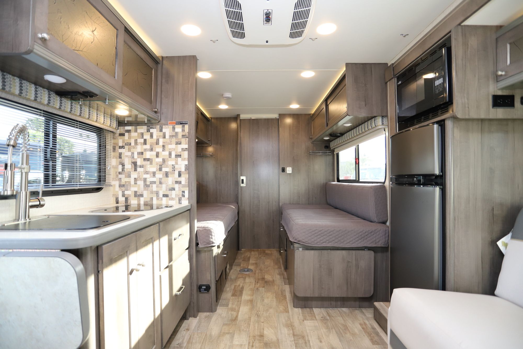 Used 2017 Winnebago Fuse 23A Class C  For Sale