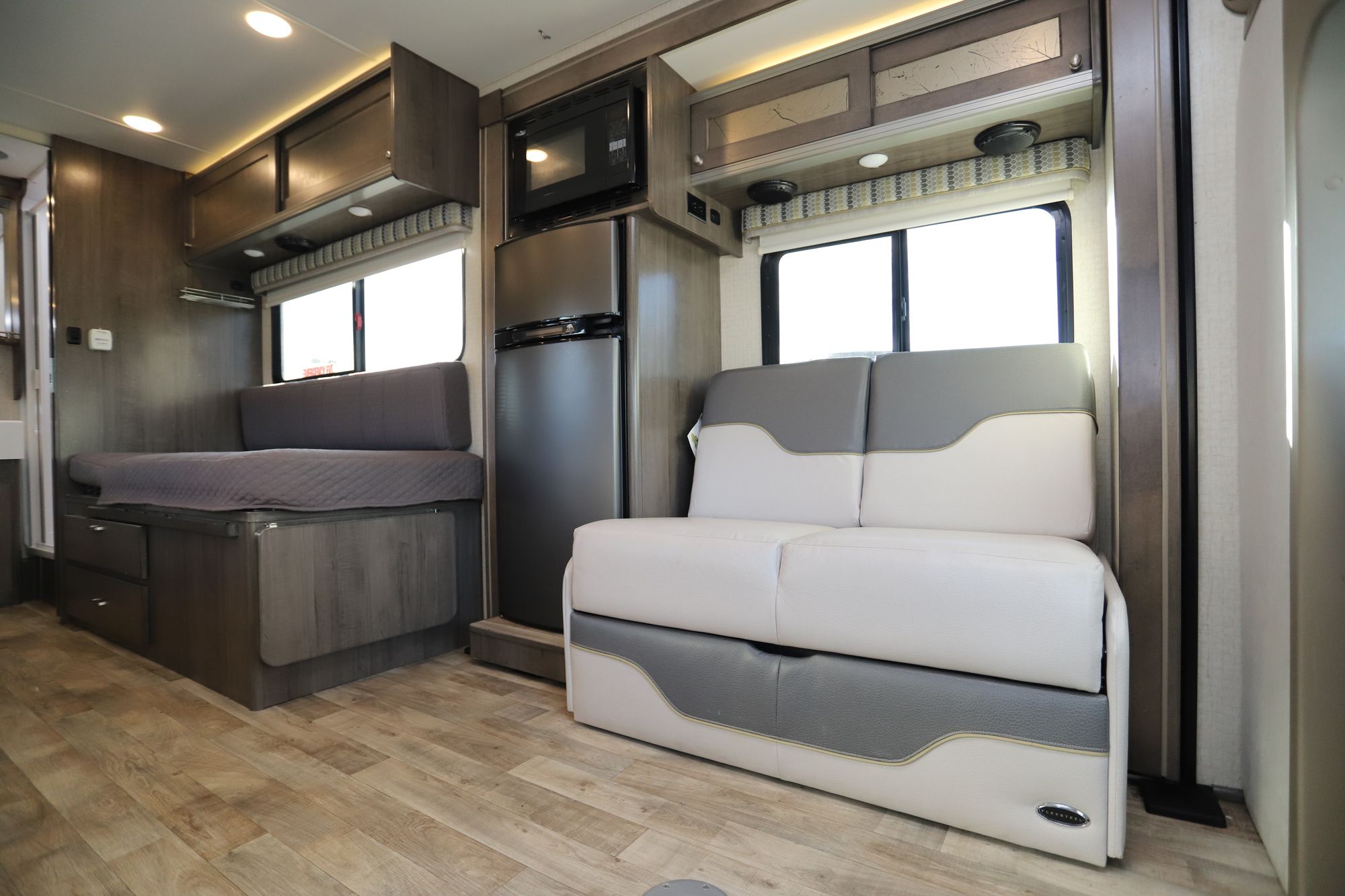 Used 2017 Winnebago Fuse 23A Class C  For Sale