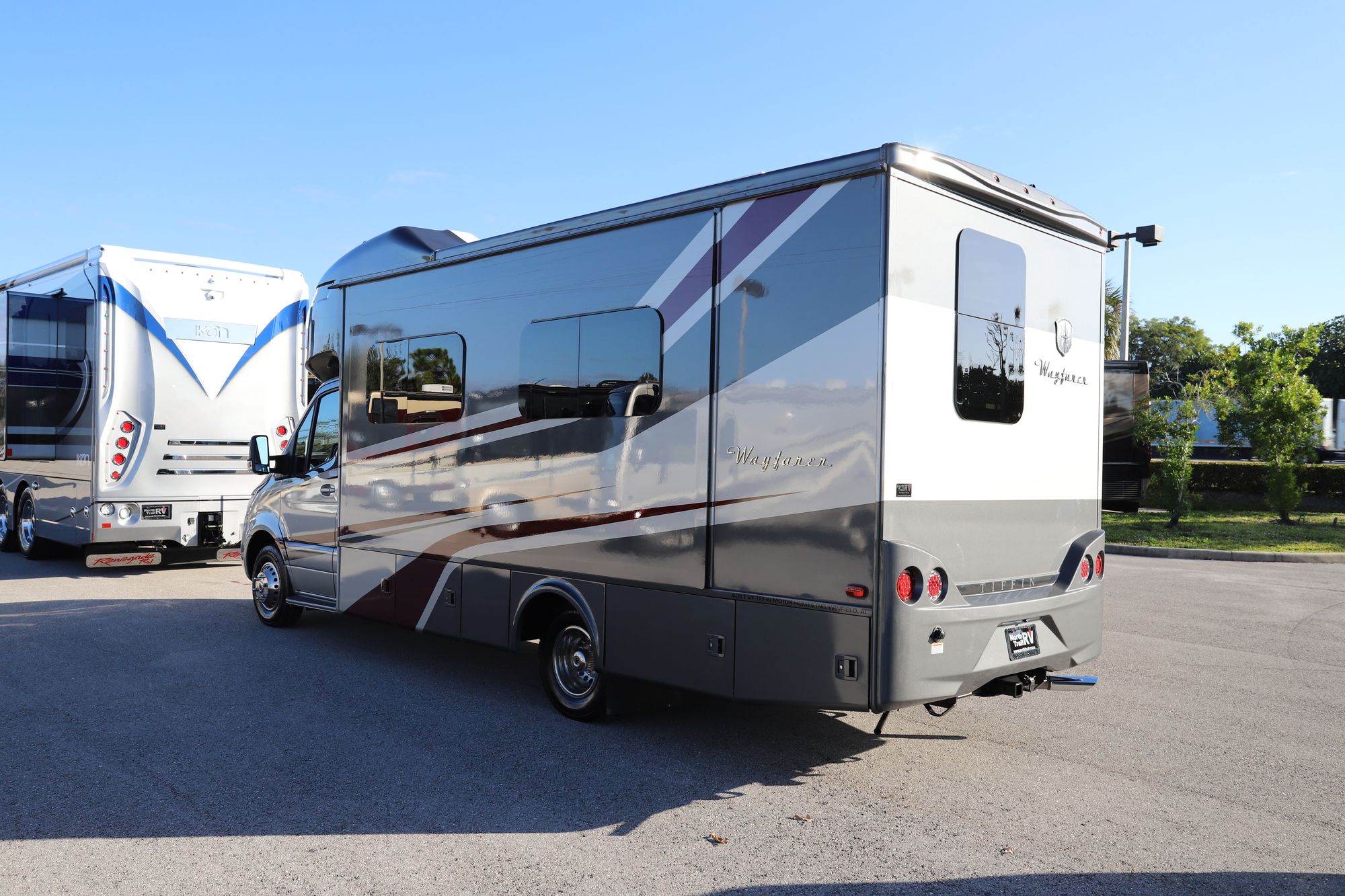 Used 2020 Tiffin Motor Homes Wayfarer 25RW Class C  For Sale