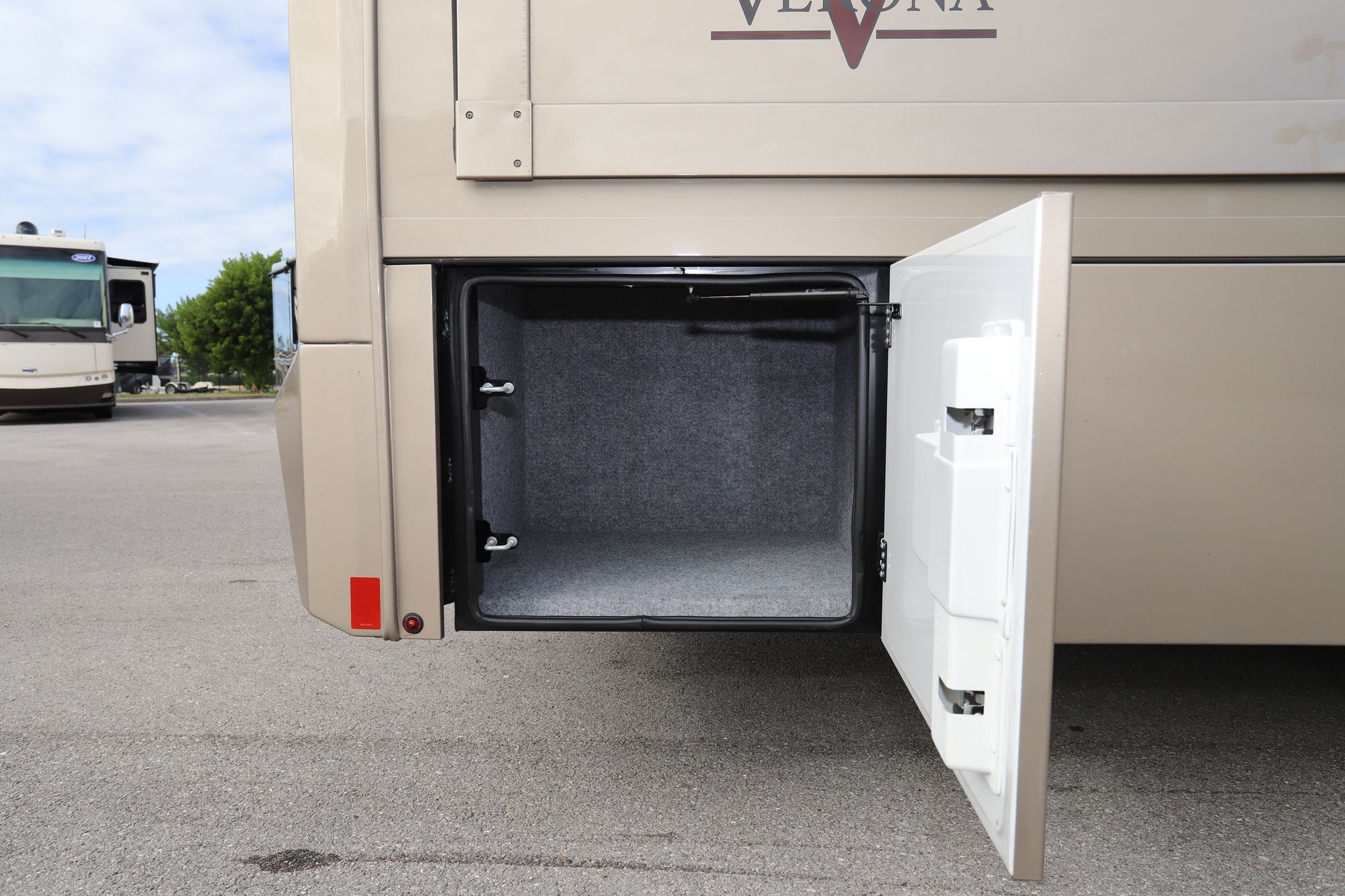 New 2021 Renegade Rv Verona 40VBH Super C  For Sale