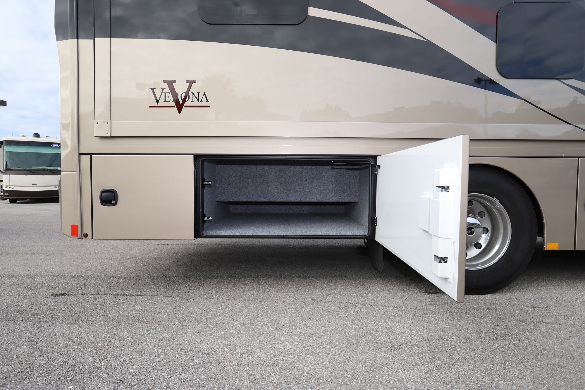 New 2021 Renegade Rv Verona 40VBH Super C  For Sale