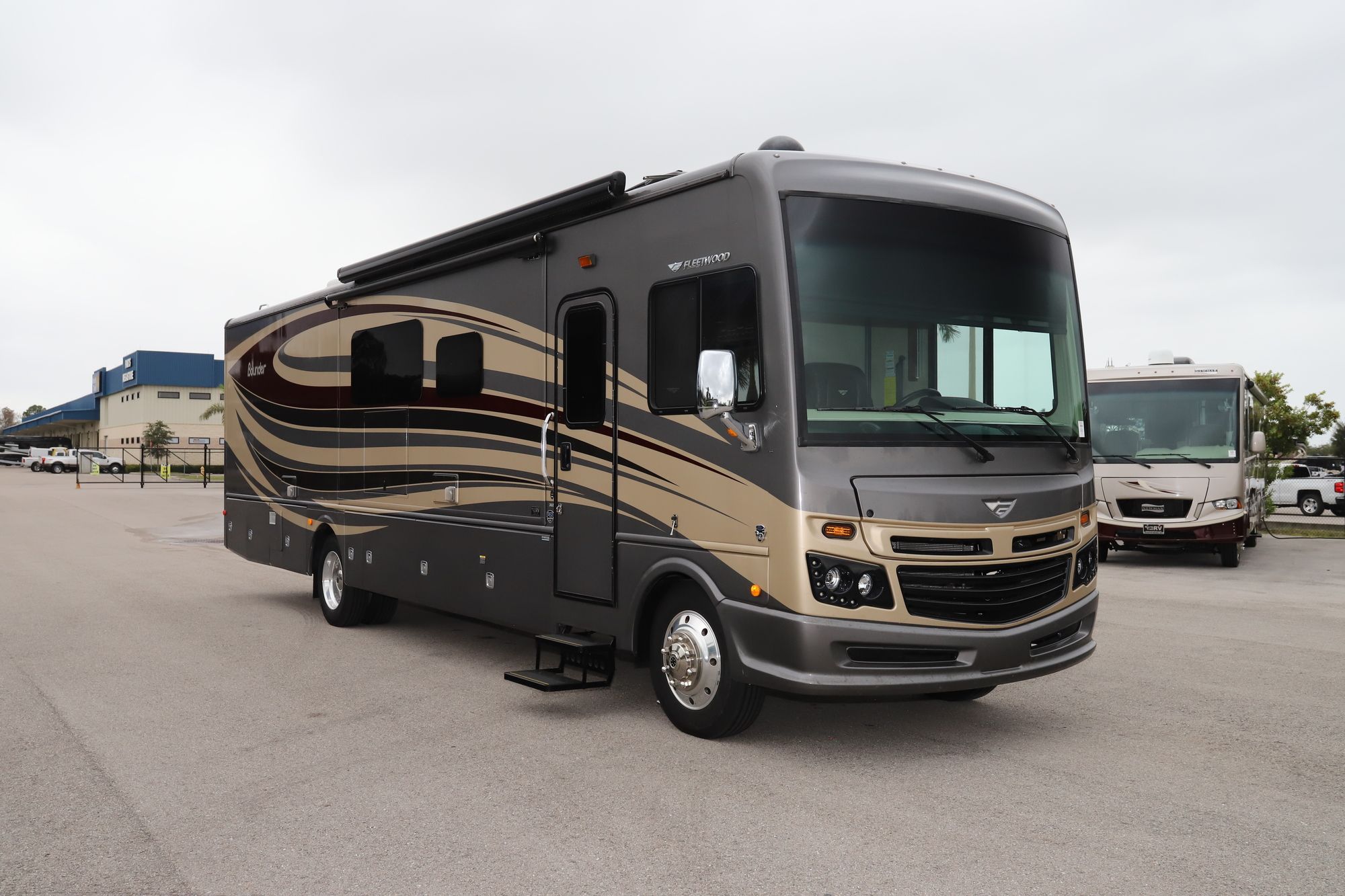 Used 2017 Fleetwood Bounder 36X Class A  For Sale