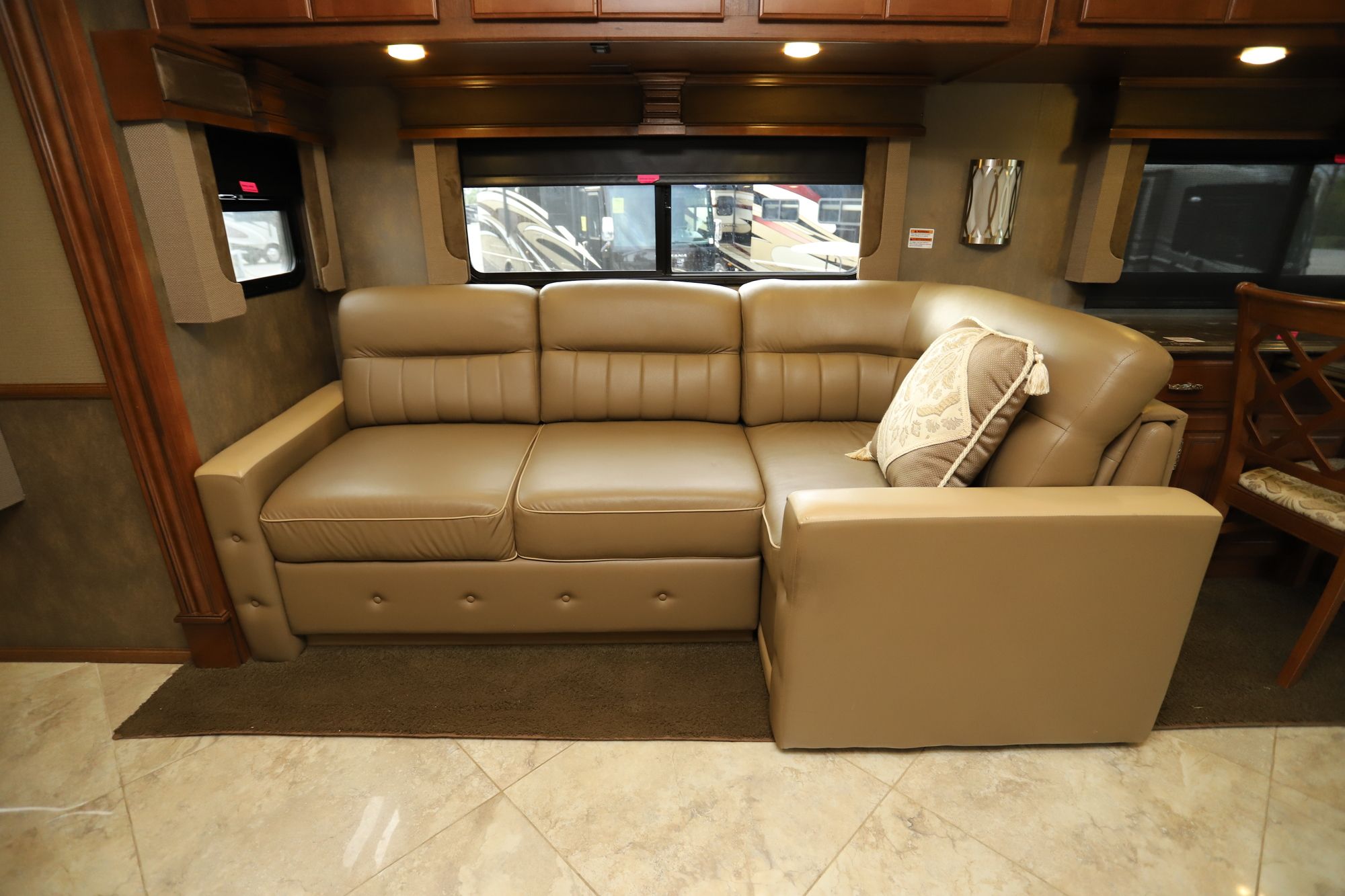 Used 2014 Fleetwood Discovery 40X Class A  For Sale