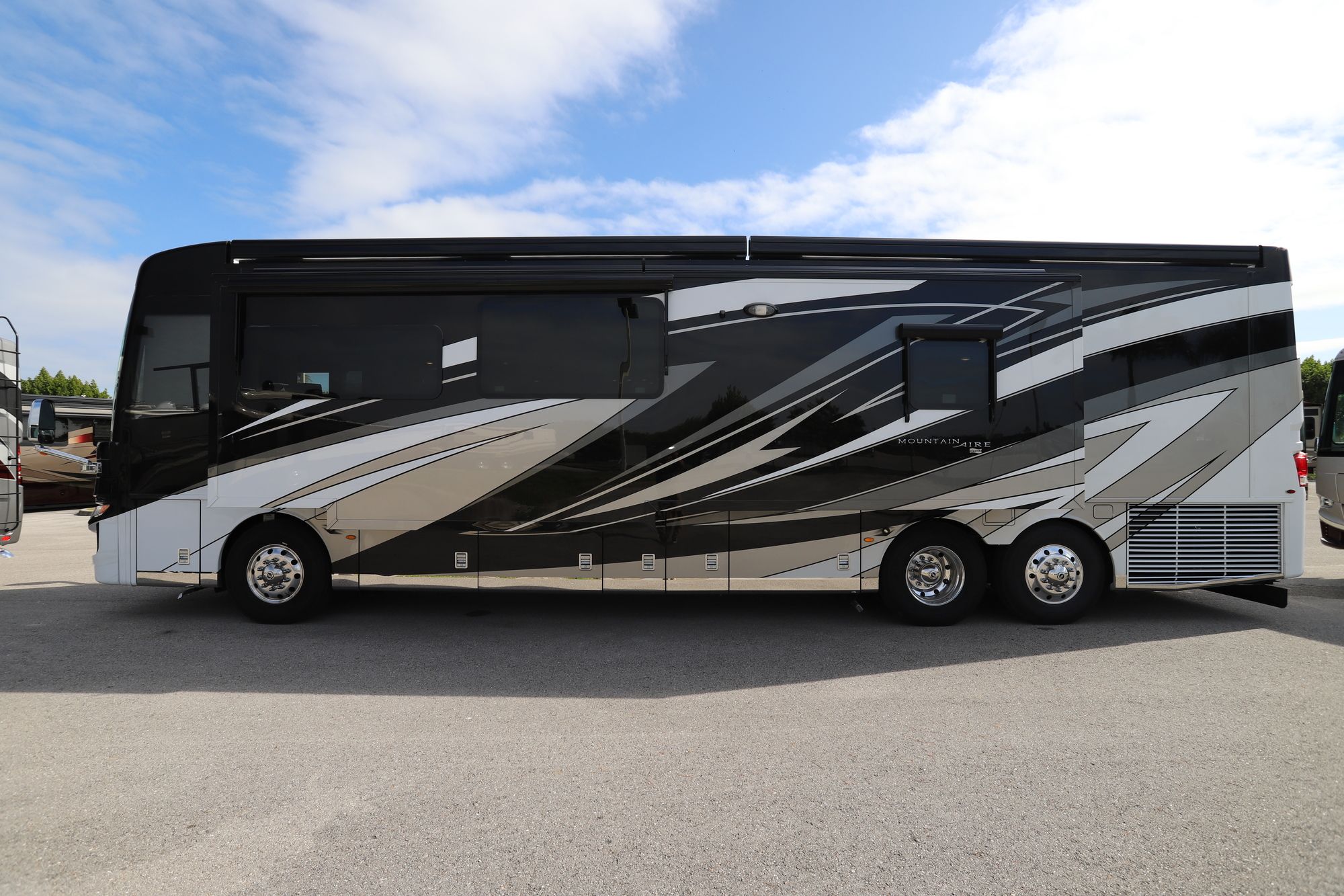 New 2021 Newmar Mountain Aire 4118 Class A  For Sale