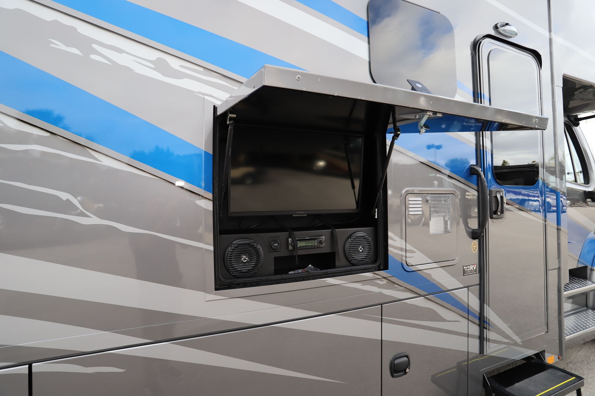 New 2021 Renegade Rv Valencia 38BB Super C  For Sale