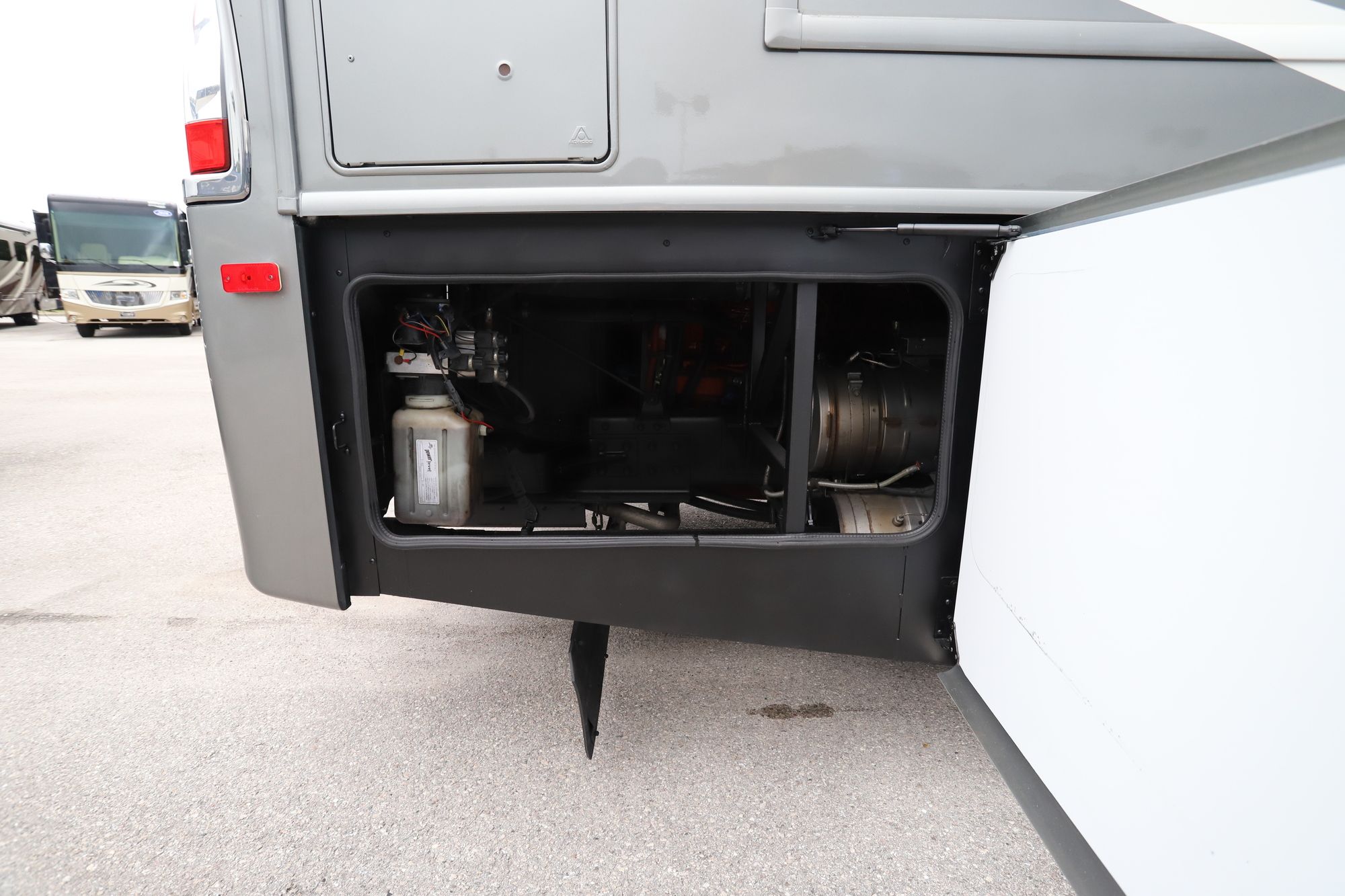 Used 2014 Fleetwood Discovery 40X Class A  For Sale