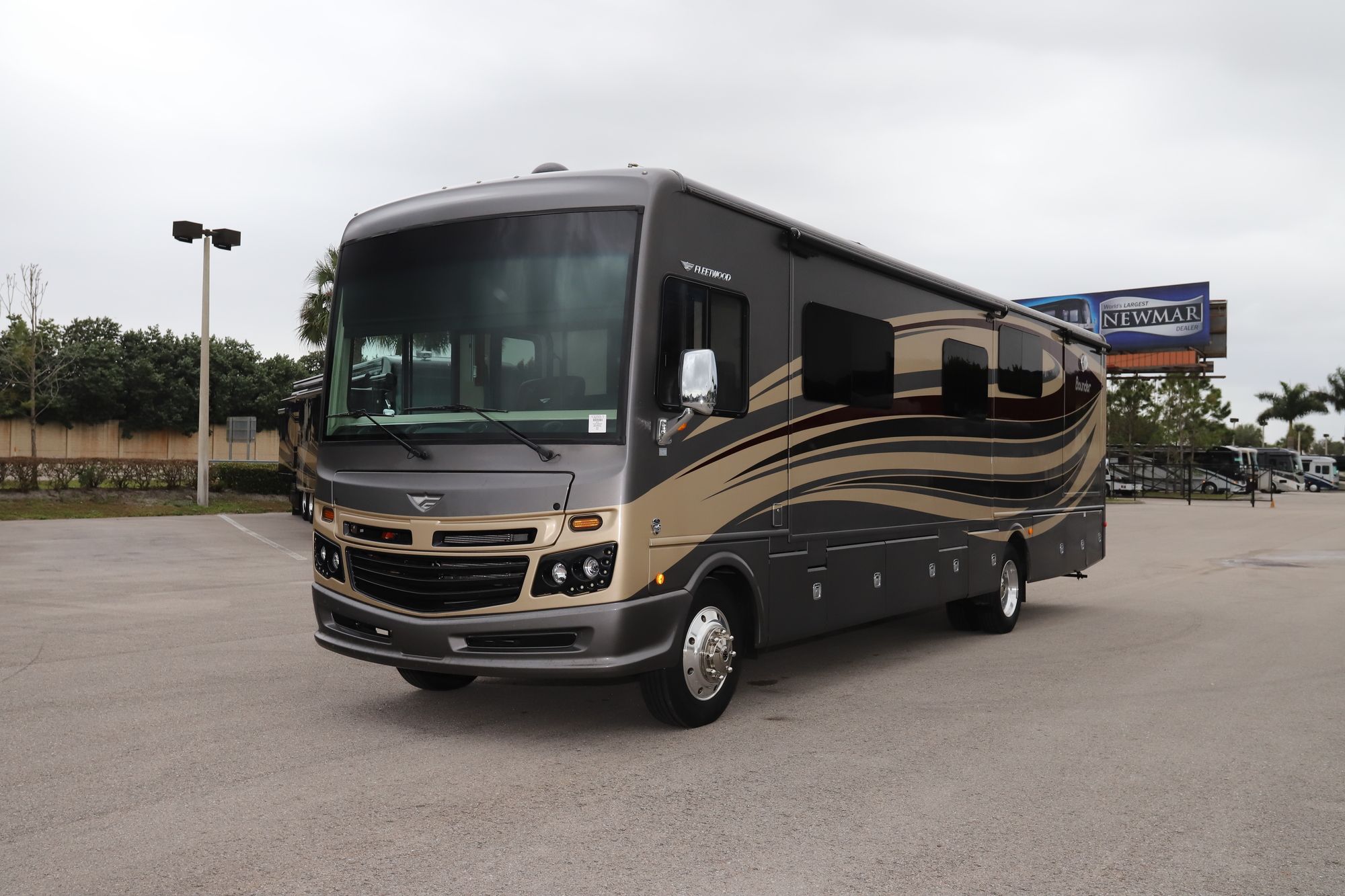 Used 2017 Fleetwood Bounder 36X Class A  For Sale