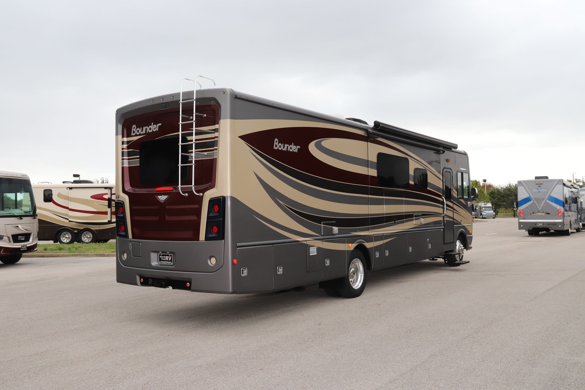 Used 2017 Fleetwood Bounder 36X Class A  For Sale