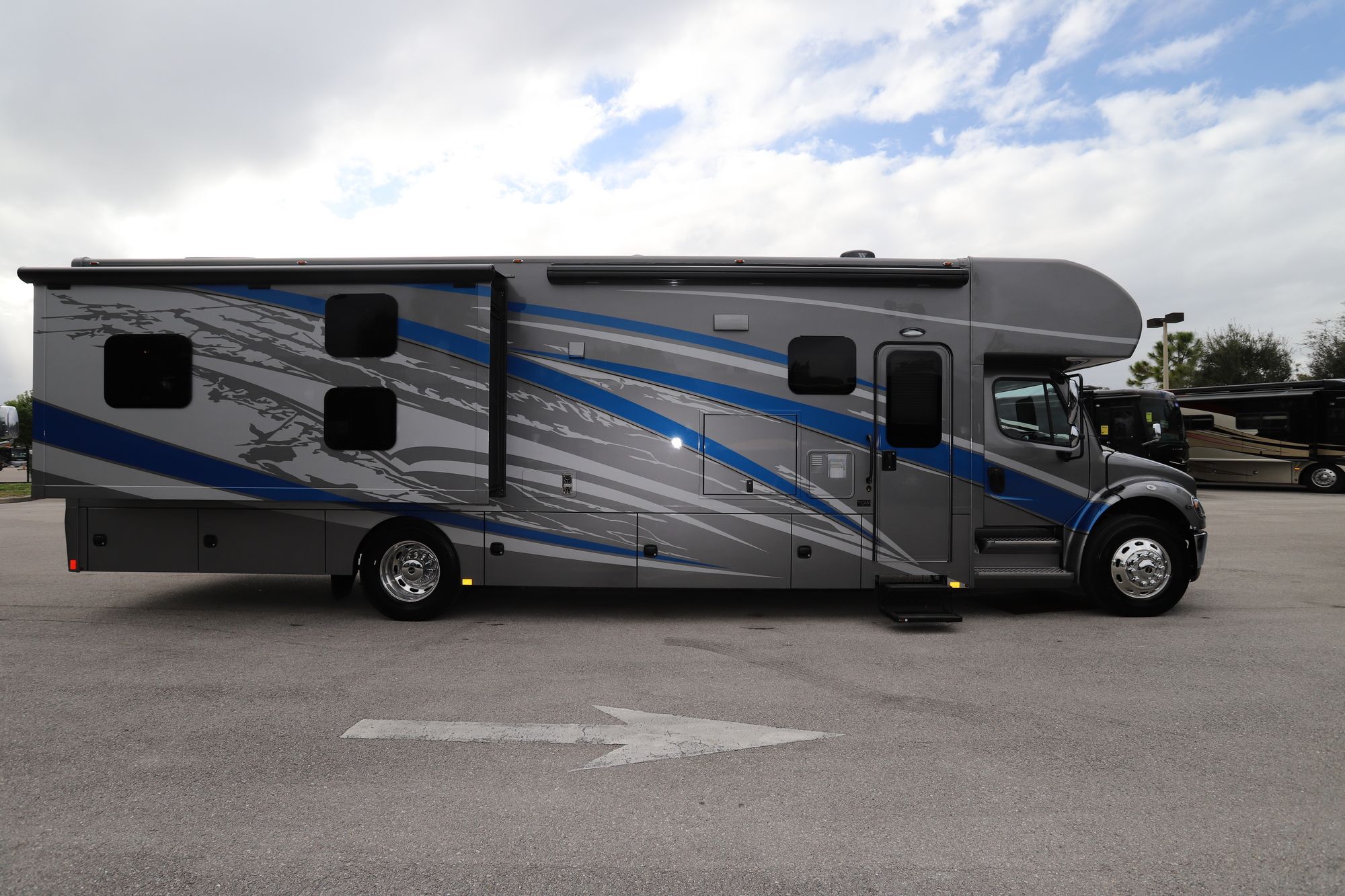 New 2021 Renegade Rv Valencia 38BB Super C  For Sale