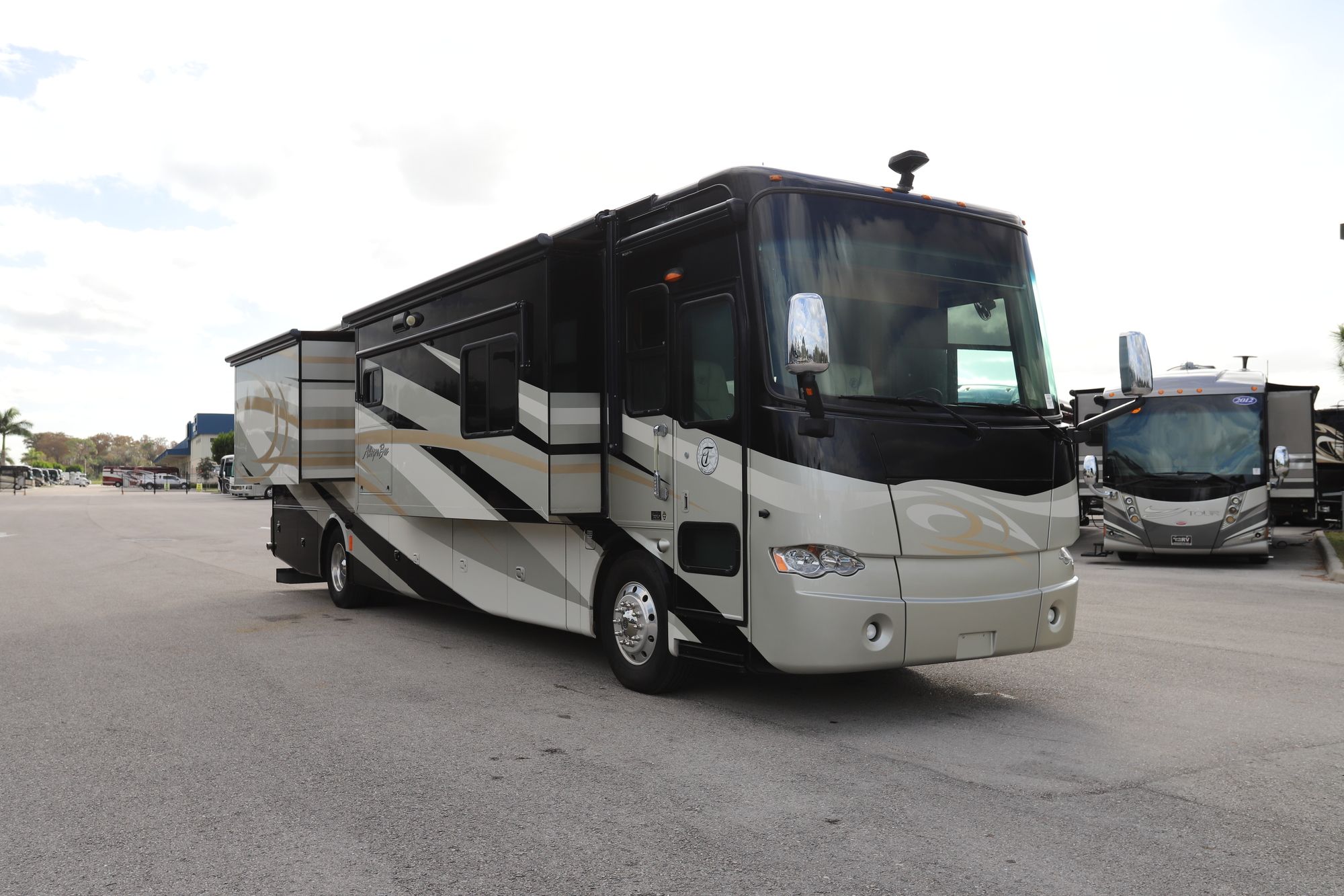 Used 2011 Tiffin Motor Homes Allegro Bus 40QXP Class A  For Sale