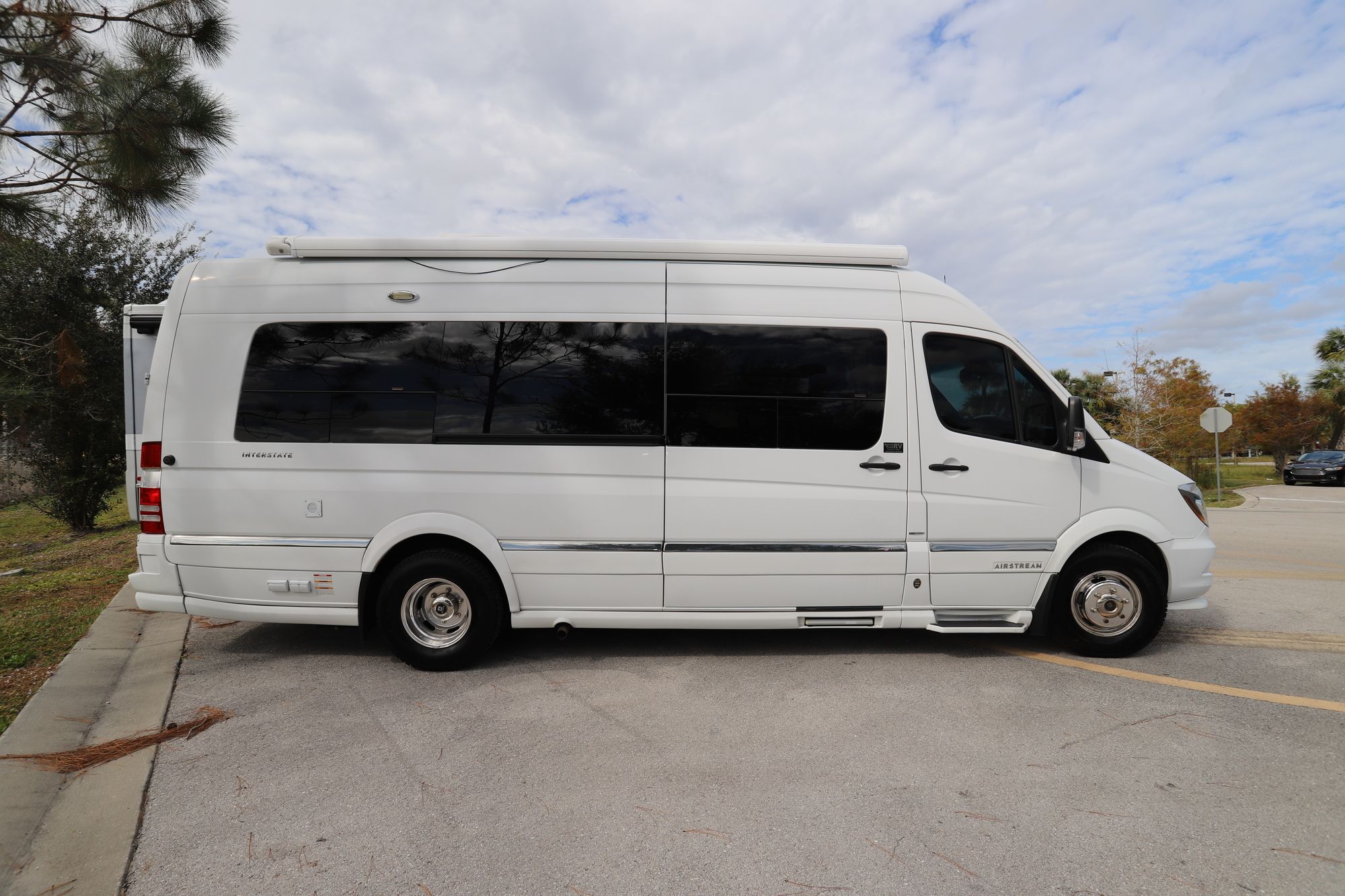 Used 2015 Airstream Interstate LOUNGE Class B  For Sale