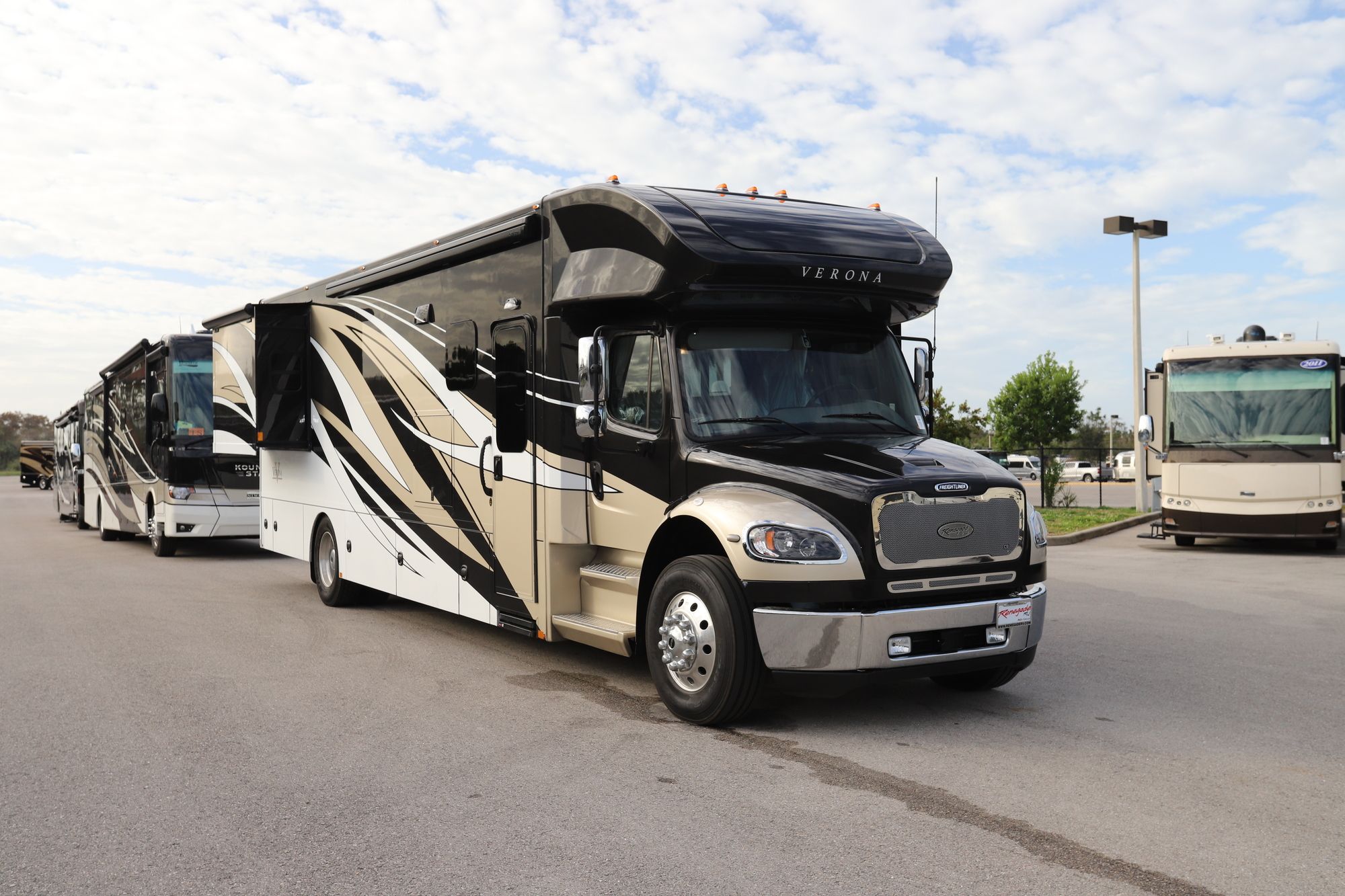 New 2021 Renegade Rv Verona 36VSB Super C  For Sale