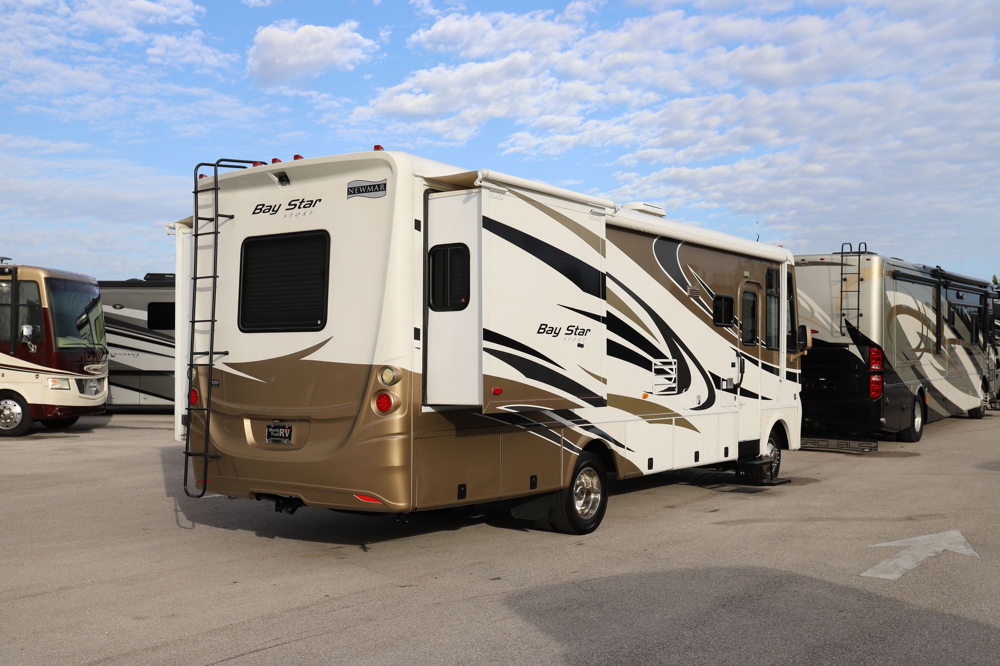 Used 2014 Newmar Baystar Sport 2903 Class A  For Sale