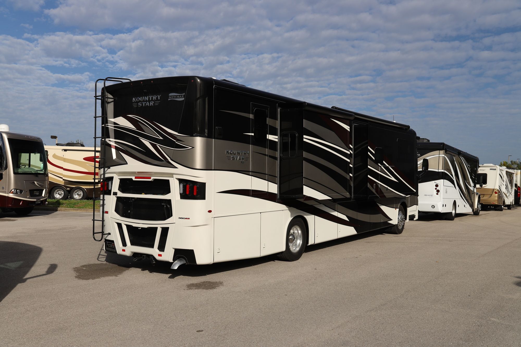 New 2021 Newmar Kountry Star 4037 Class A  For Sale