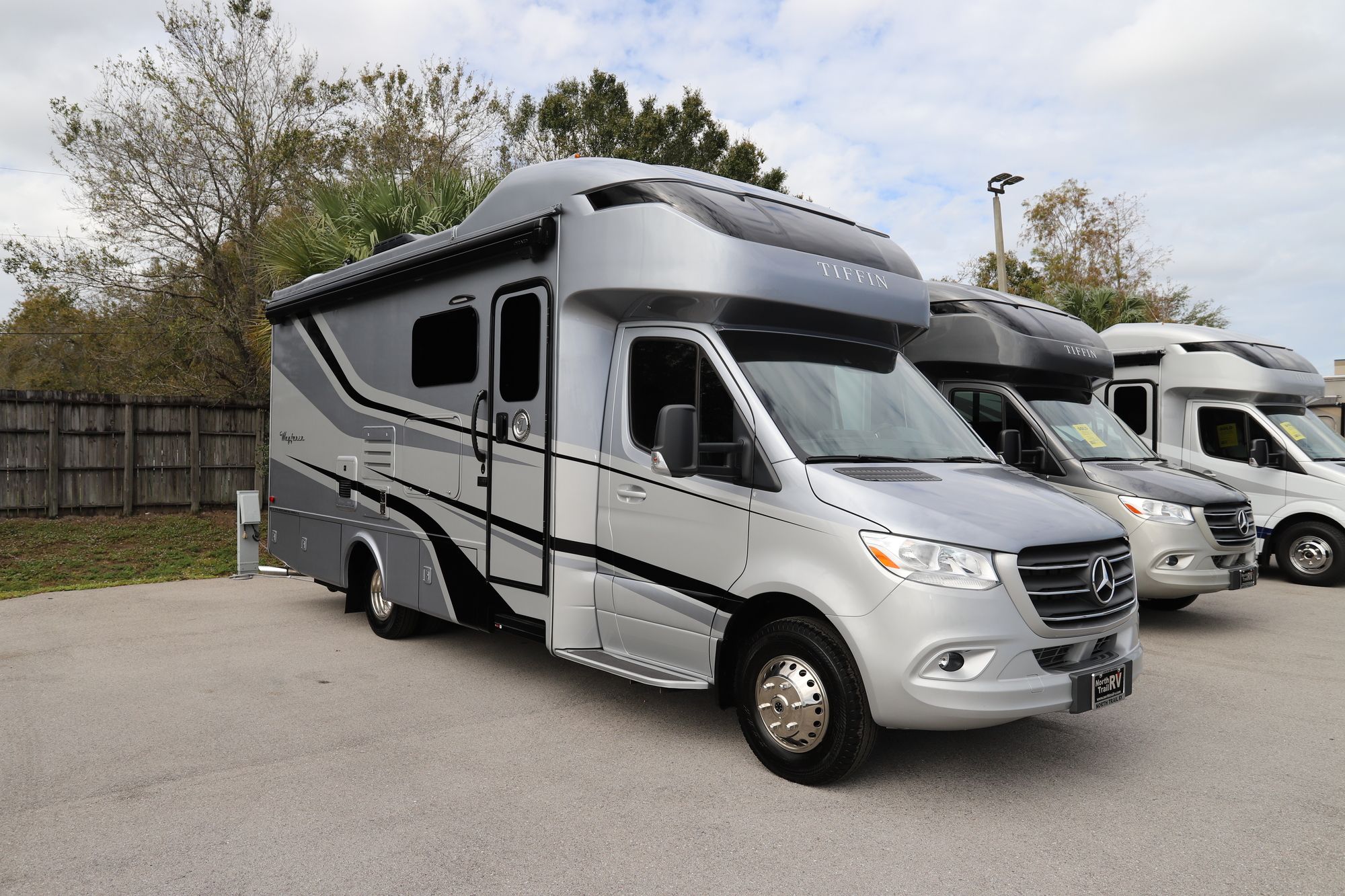 Used 2020 Tiffin Motor Homes Wayfarer 25RW Class C  For Sale