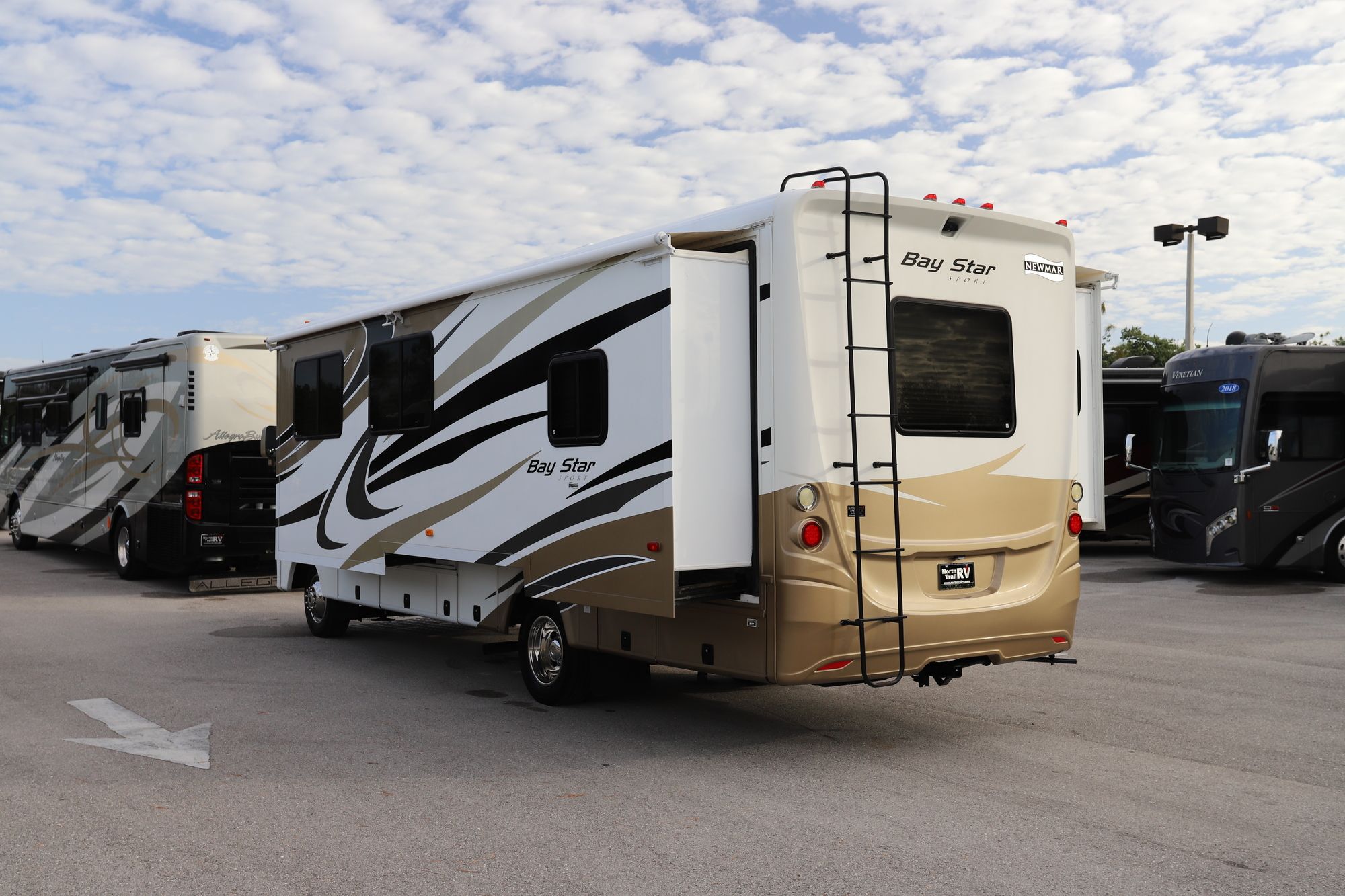 Used 2014 Newmar Baystar Sport 2903 Class A  For Sale