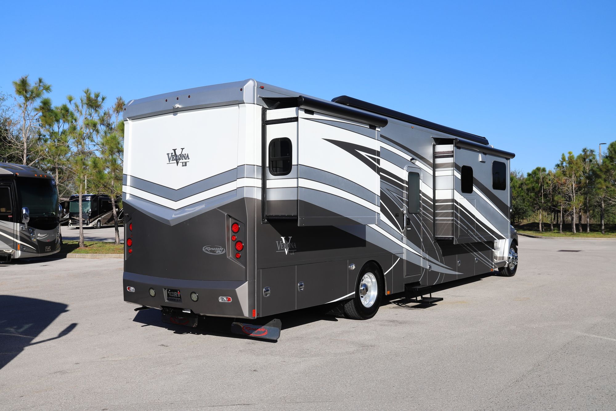 Used 2017 Renegade Rv Verona Le 40LTS Super C  For Sale