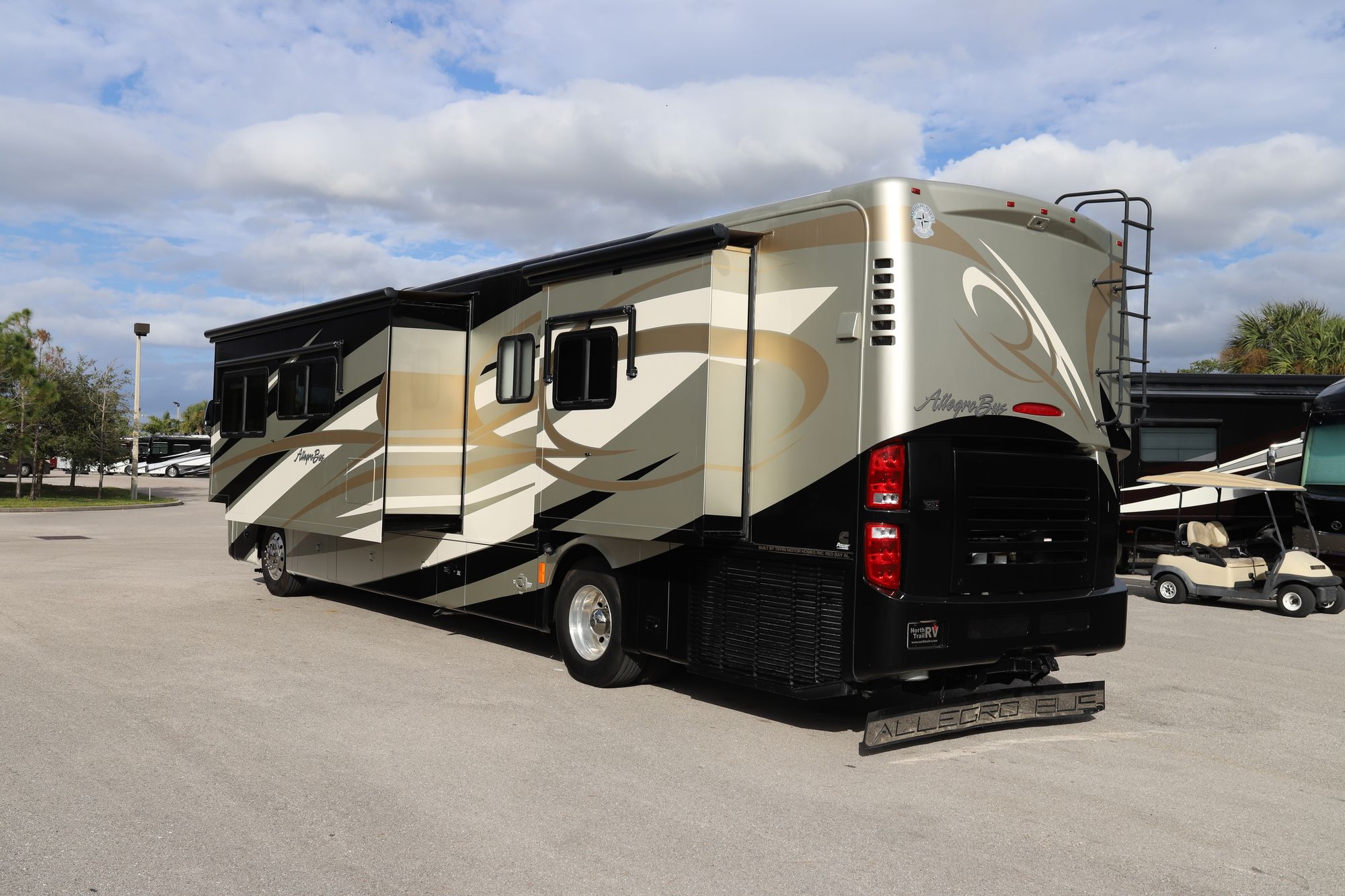 Used 2011 Tiffin Motor Homes Allegro Bus 40QXP Class A  For Sale