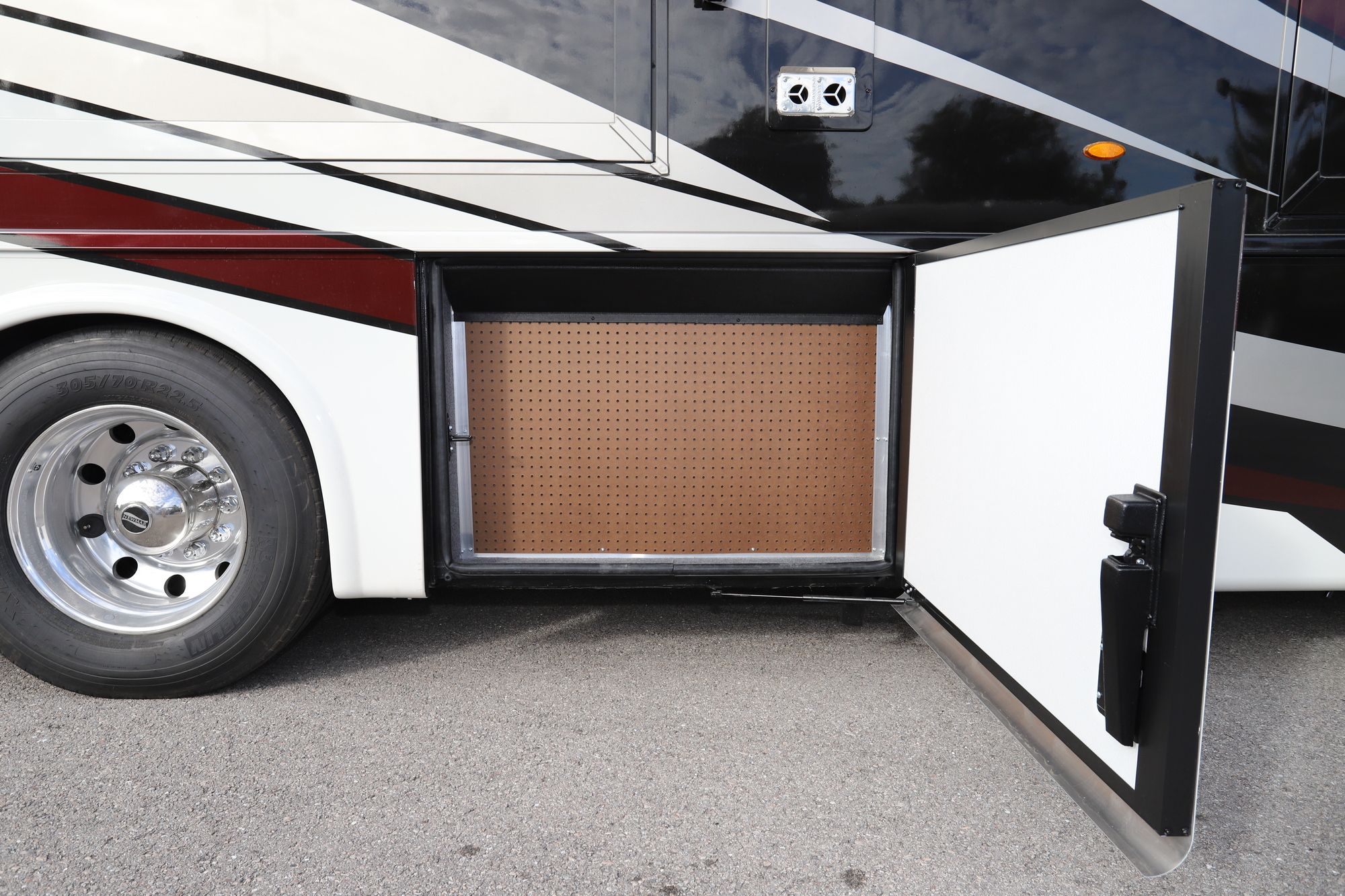 New 2021 Newmar Kountry Star 4037 Class A  For Sale