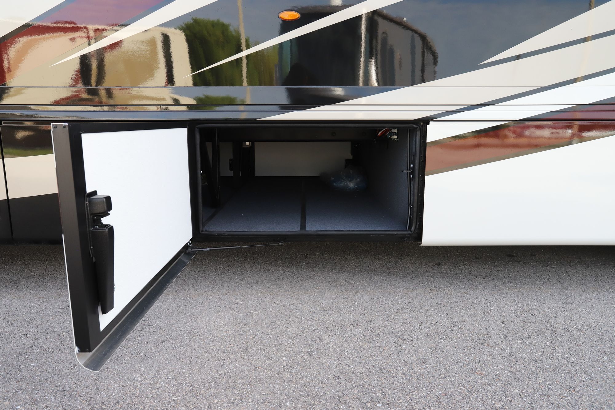 New 2021 Newmar Kountry Star 4037 Class A  For Sale