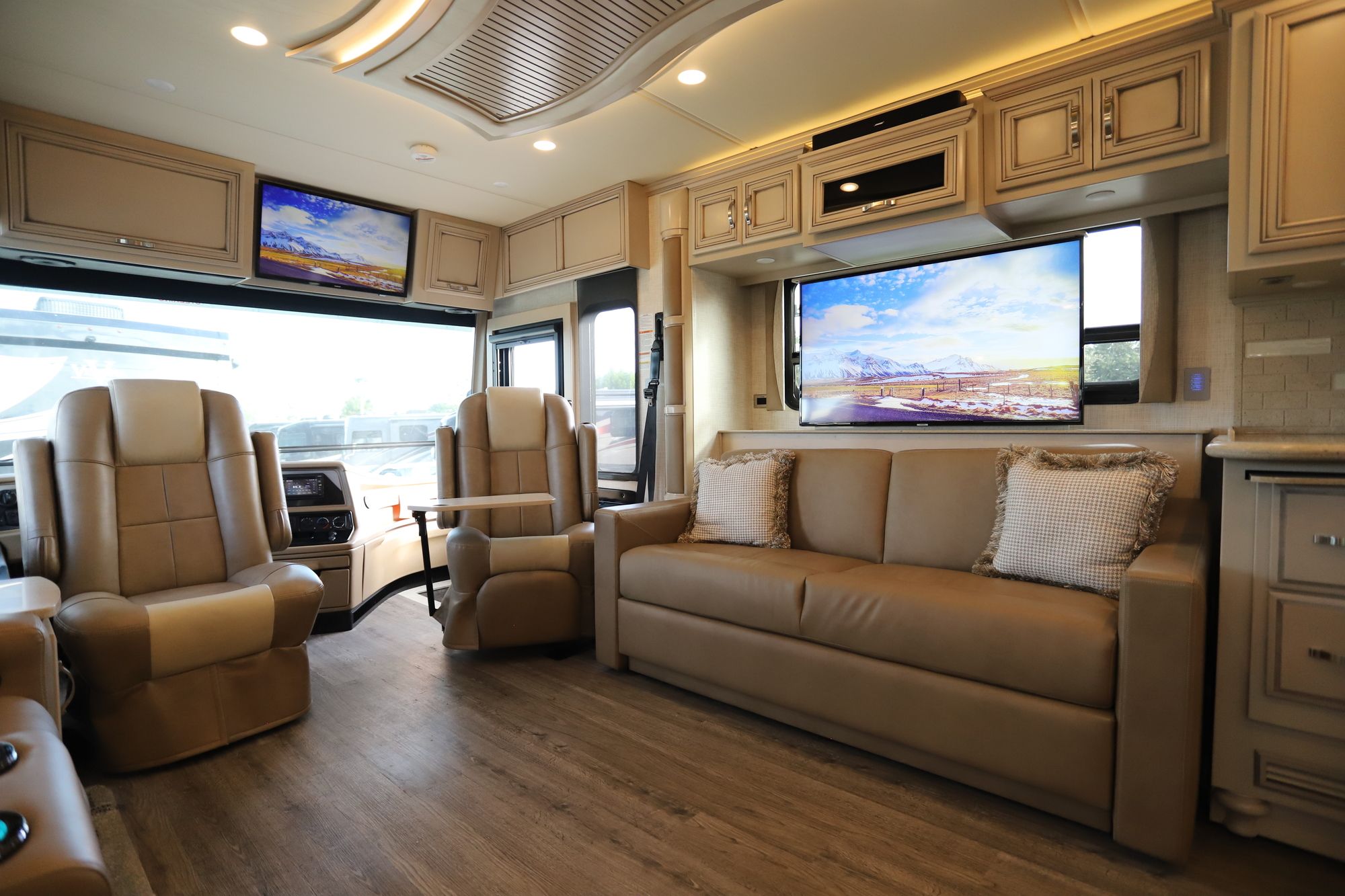 New 2021 Newmar Kountry Star 4037 Class A  For Sale