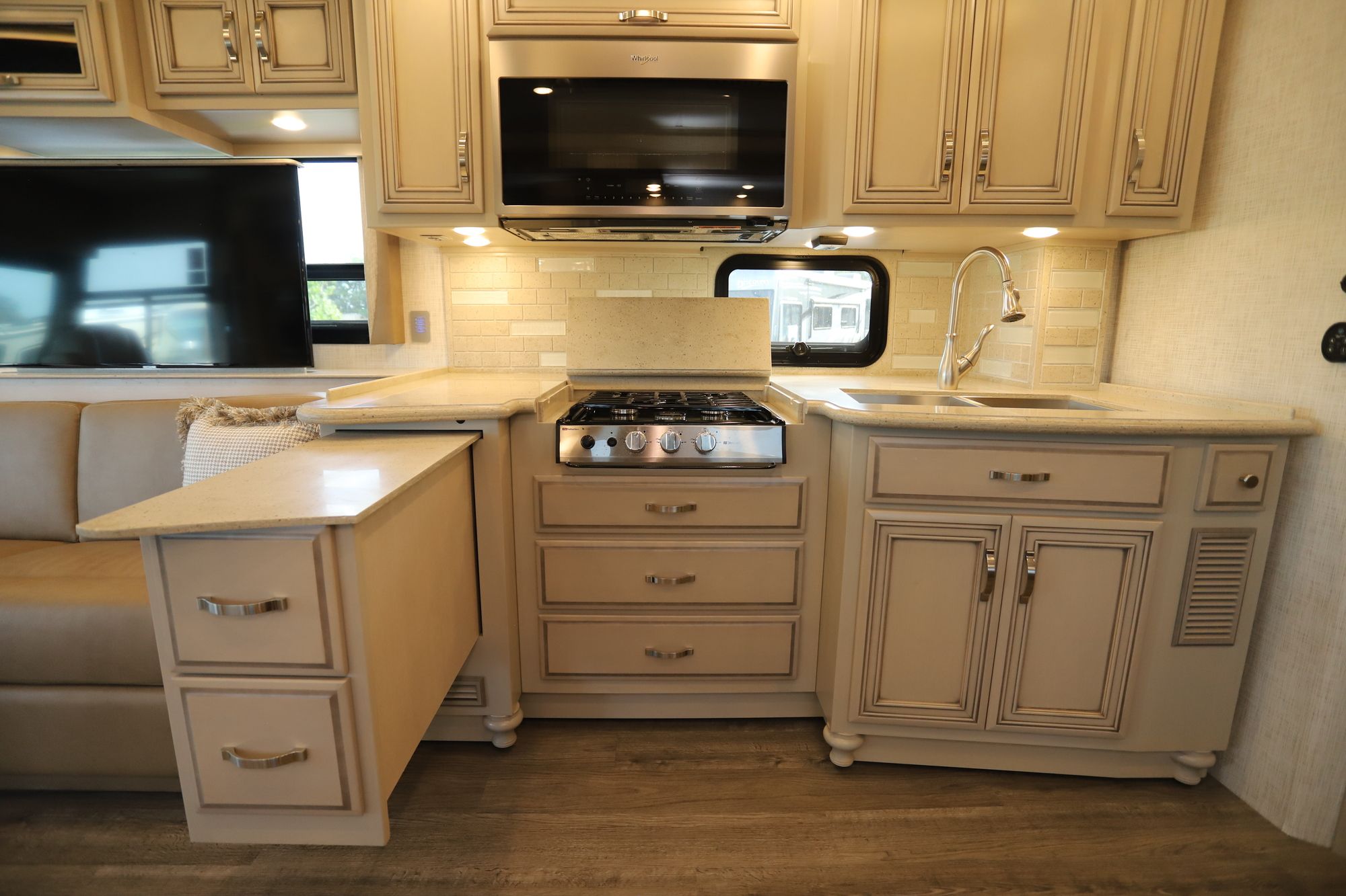 New 2021 Newmar Kountry Star 4037 Class A  For Sale
