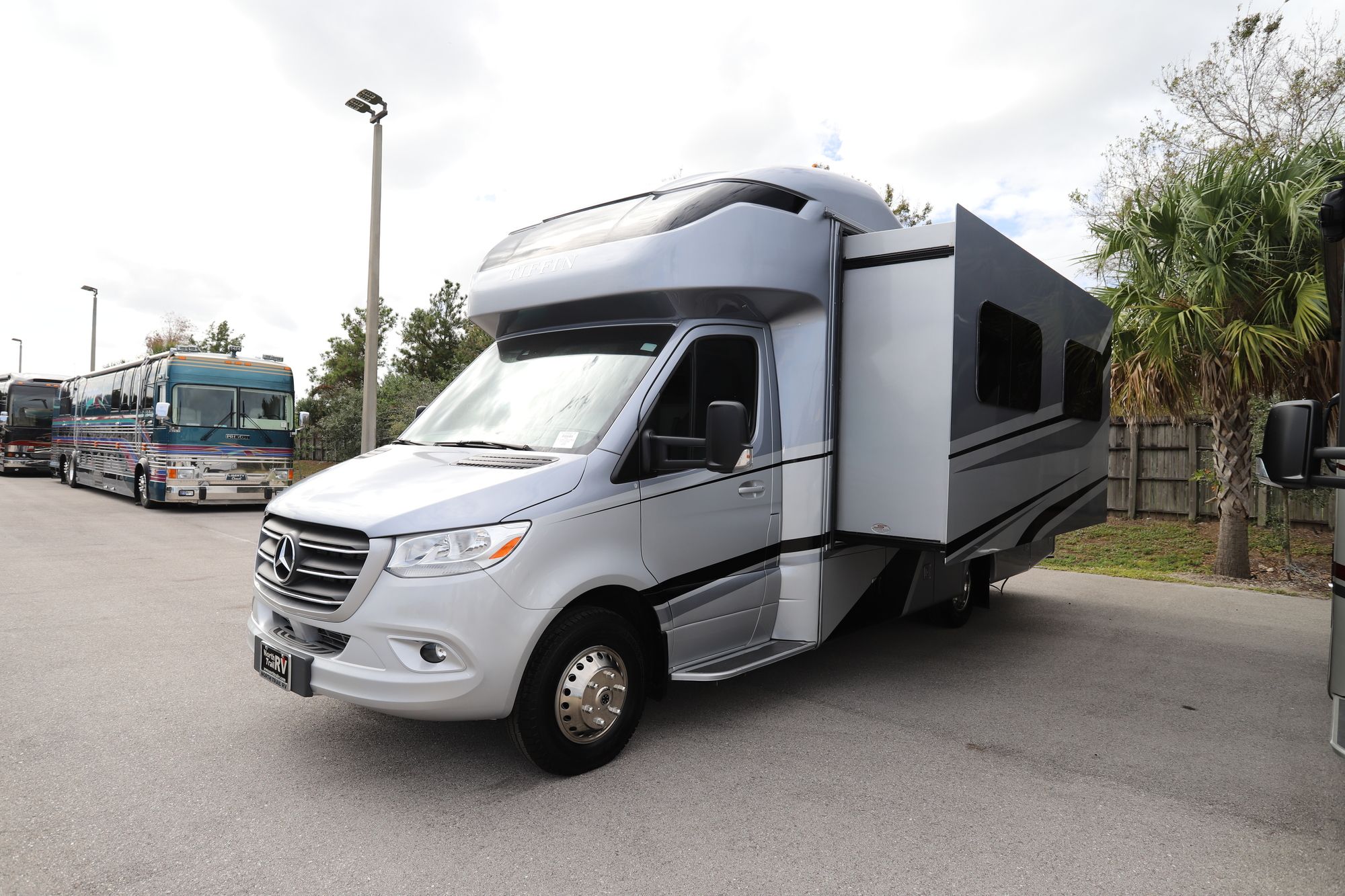 Used 2020 Tiffin Motor Homes Wayfarer 25RW Class C  For Sale