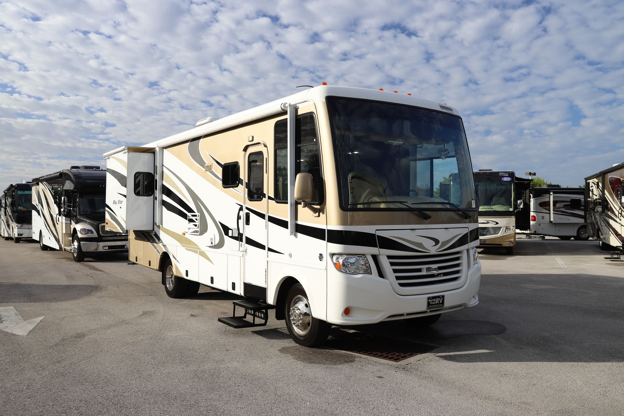 Used 2014 Newmar Baystar Sport 2903 Class A  For Sale