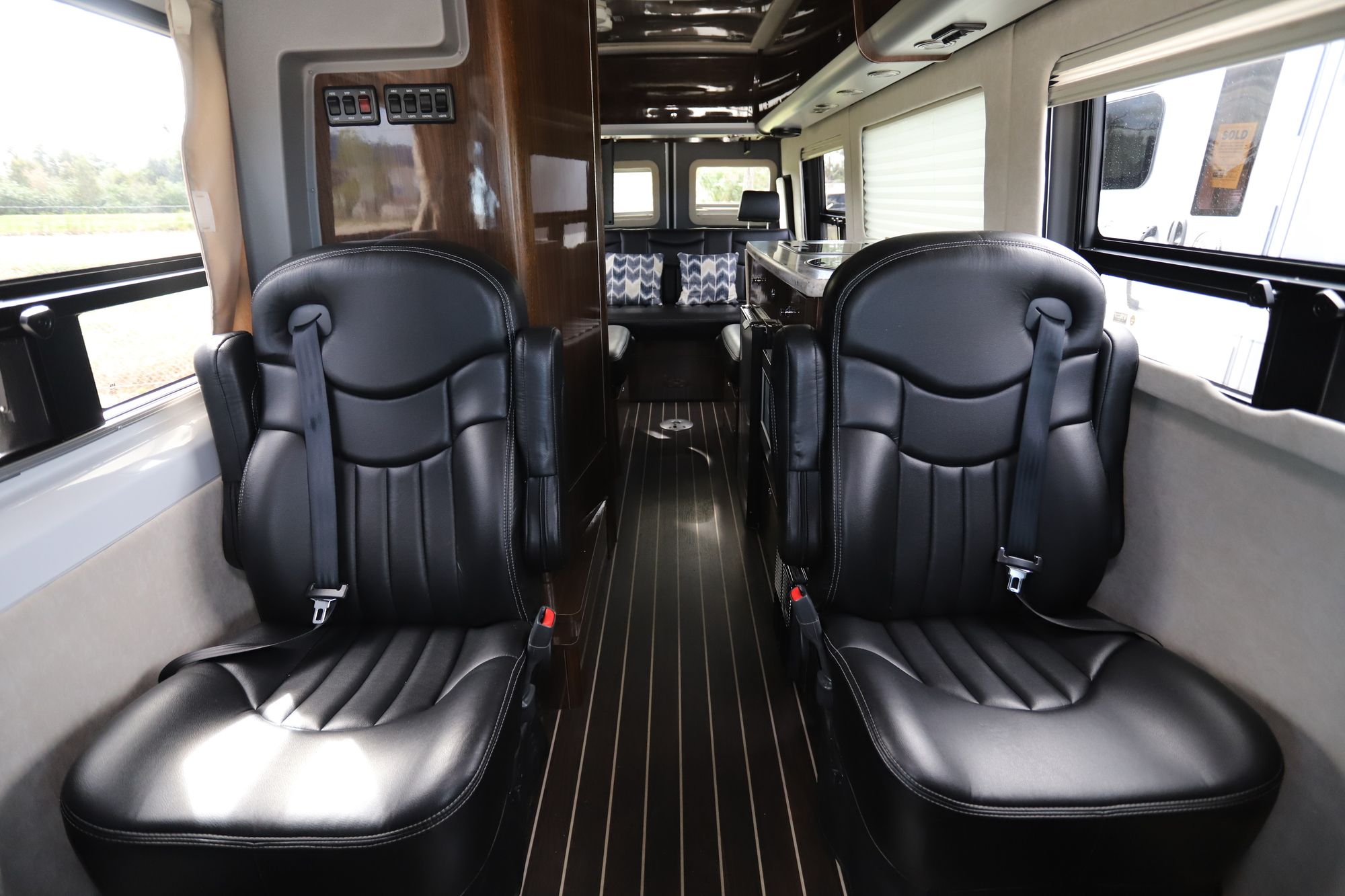 Used 2015 Airstream Interstate LOUNGE Class B  For Sale