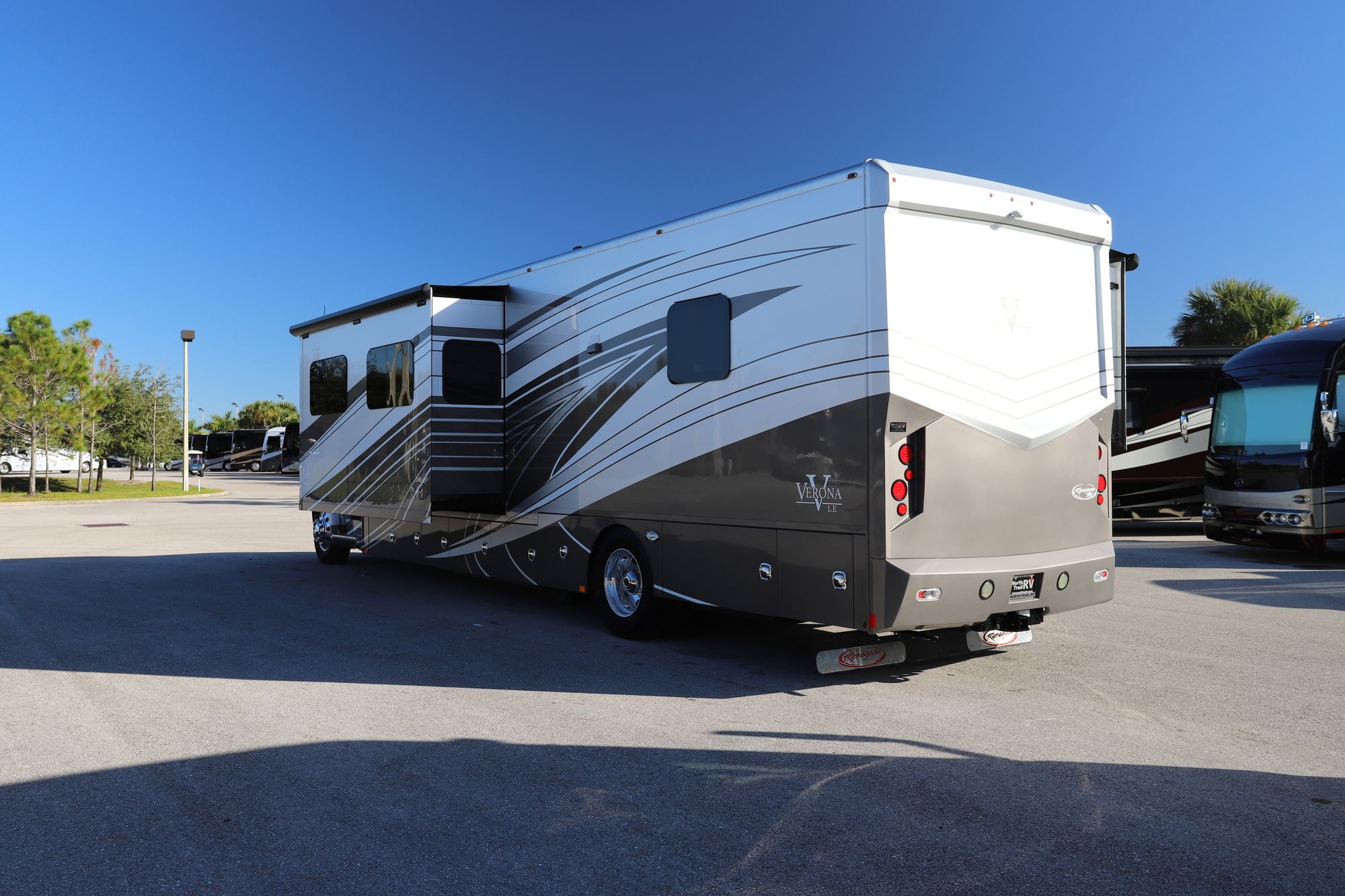 Used 2017 Renegade Rv Verona Le 40LTS Super C  For Sale