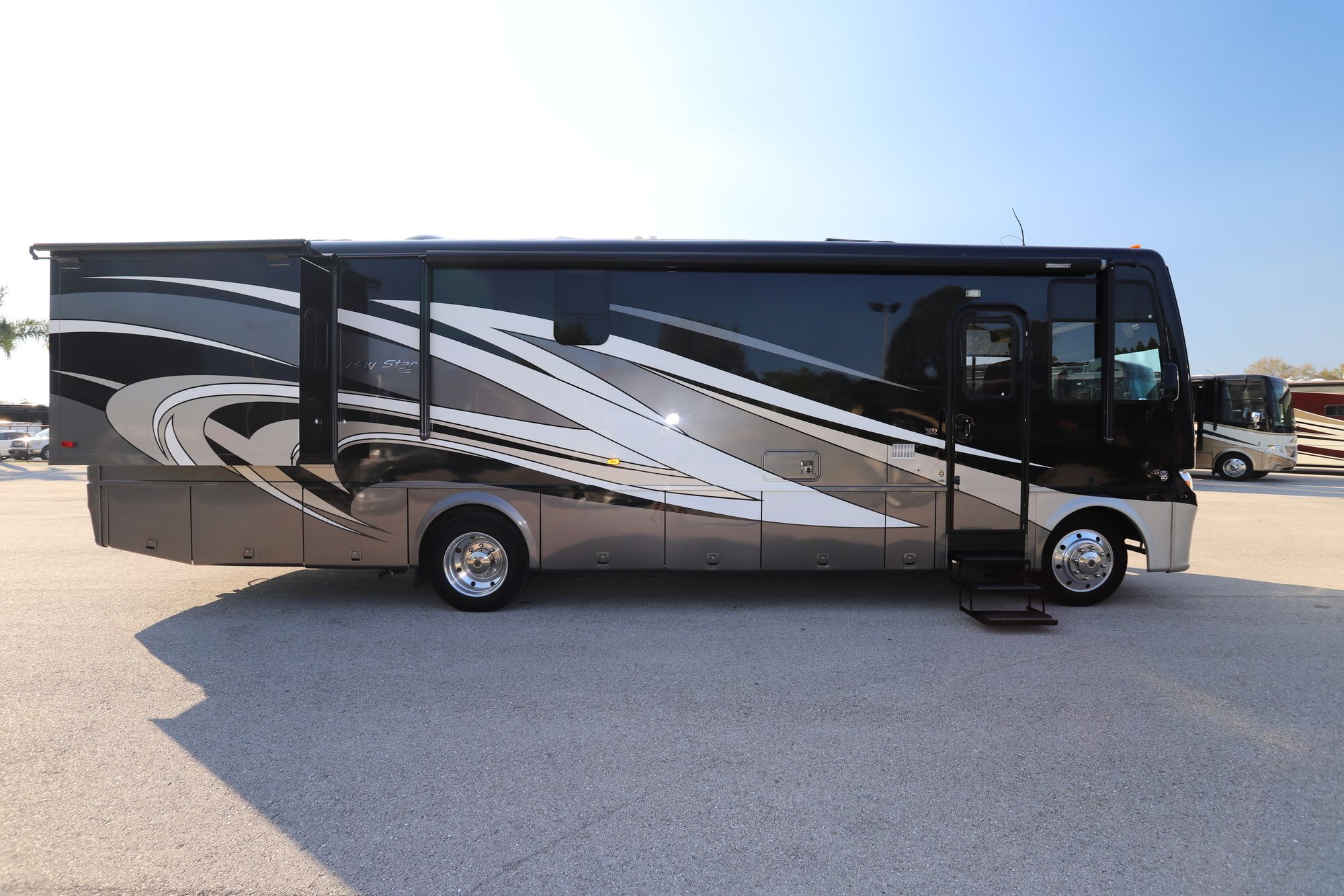 Used 2015 Newmar Bay Star 3401 Class A  For Sale