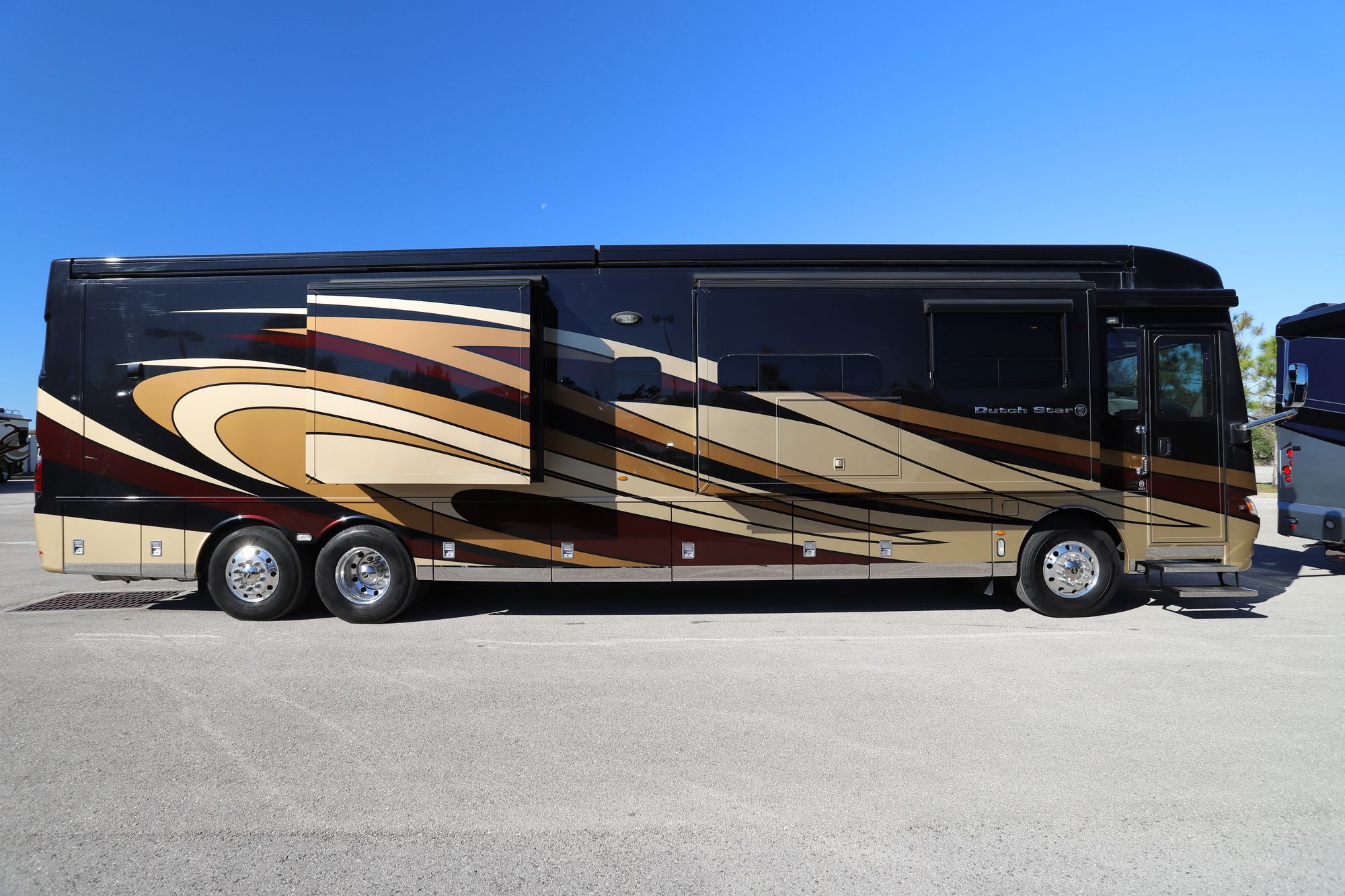 Used 2018 Newmar Dutch Star 4362 Class A  For Sale