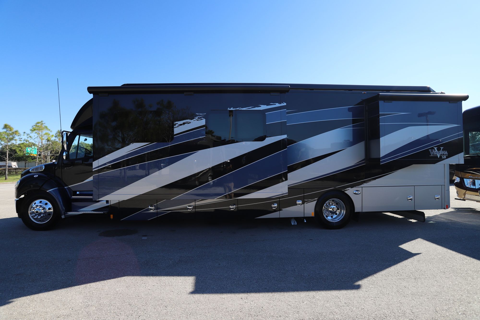 New 2021 Renegade Rv Verona Le 38LDG Super C  For Sale