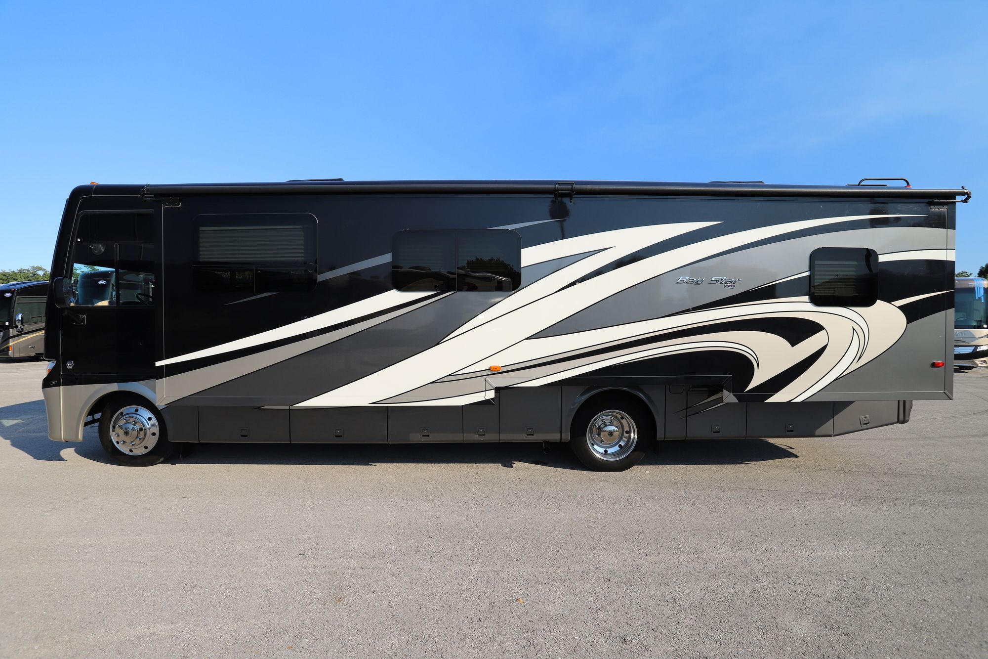 Used 2015 Newmar Bay Star 3401 Class A  For Sale