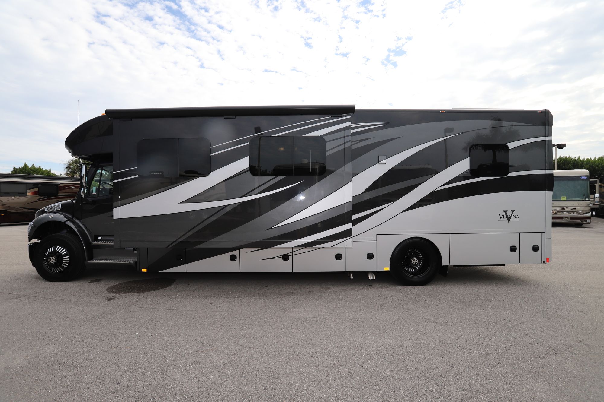 New 2021 Renegade Rv Verona 36VSB Super C  For Sale