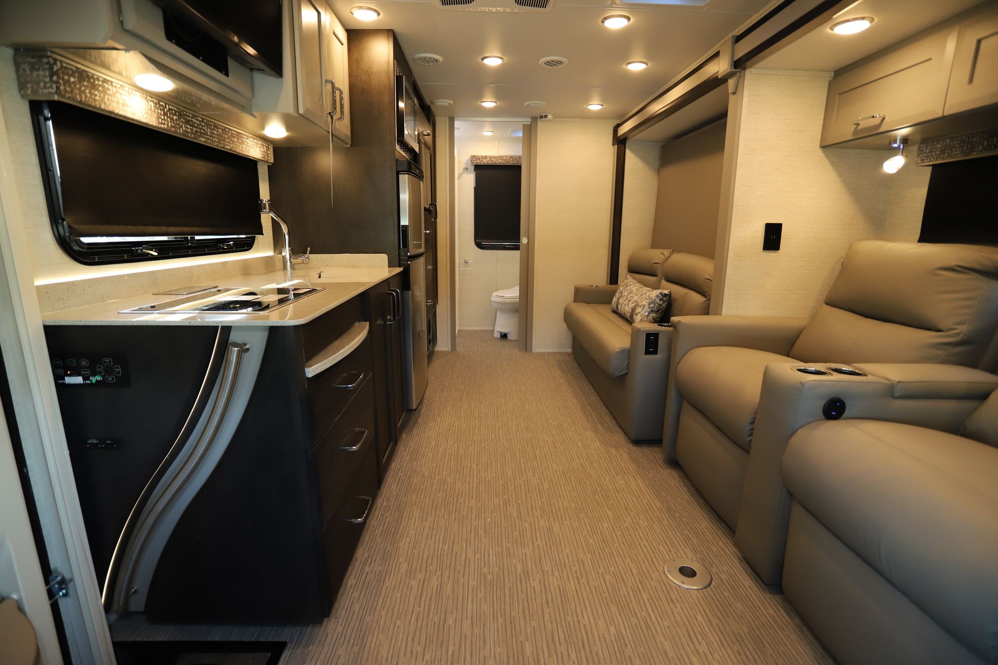 New 2021 Tiffin Motor Homes Wayfarer 25RW Class C  For Sale