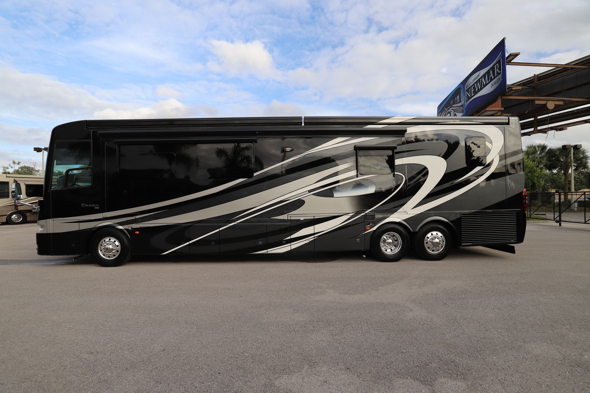 Used 2015 Newmar Essex 4553 Class A  For Sale