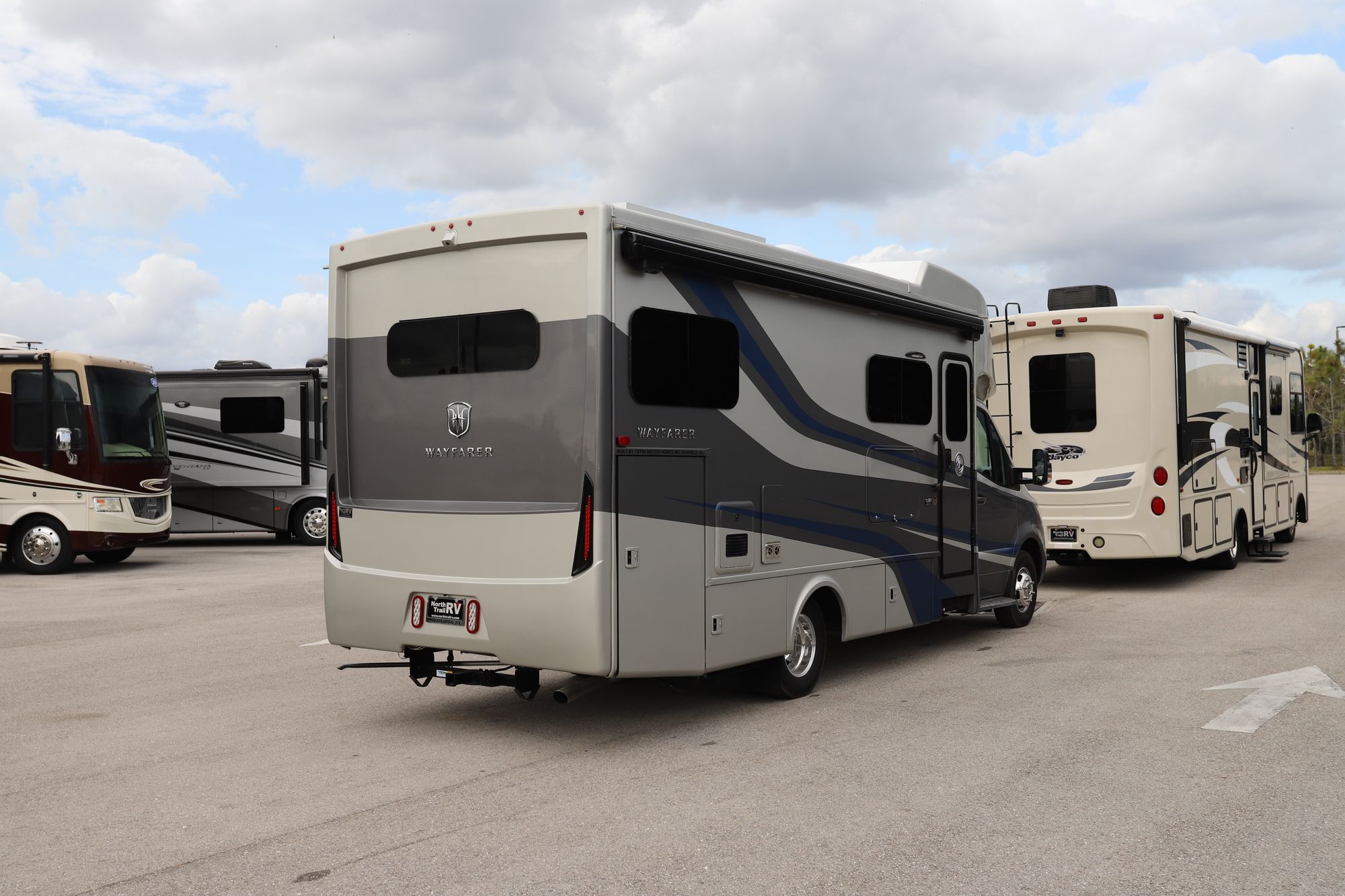 New 2021 Tiffin Motor Homes Wayfarer 25LW Class C  For Sale