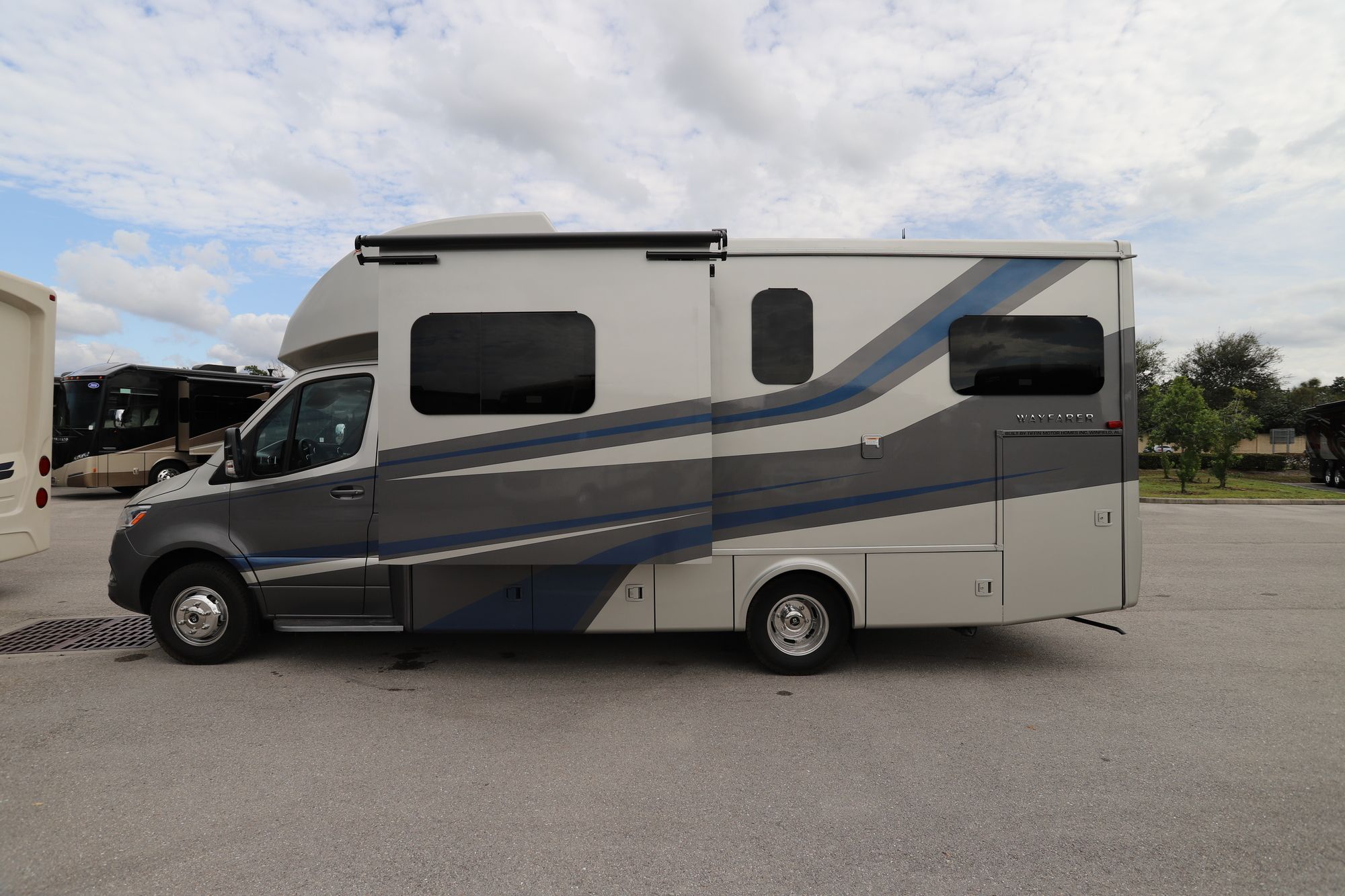 New 2021 Tiffin Motor Homes Wayfarer 25LW Class C  For Sale