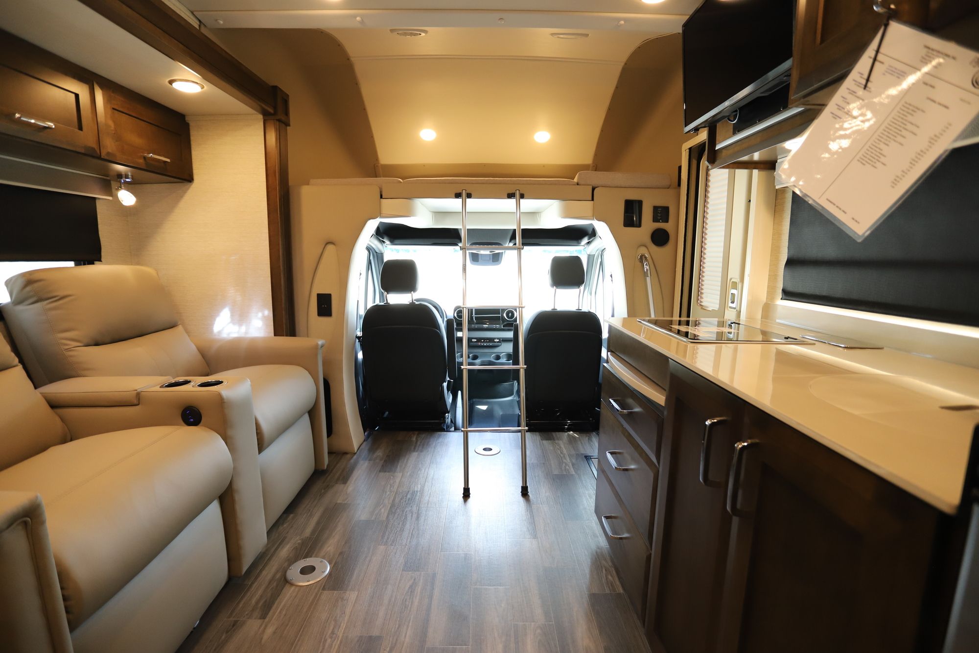 New 2021 Tiffin Motor Homes Wayfarer 25RW Class C  For Sale