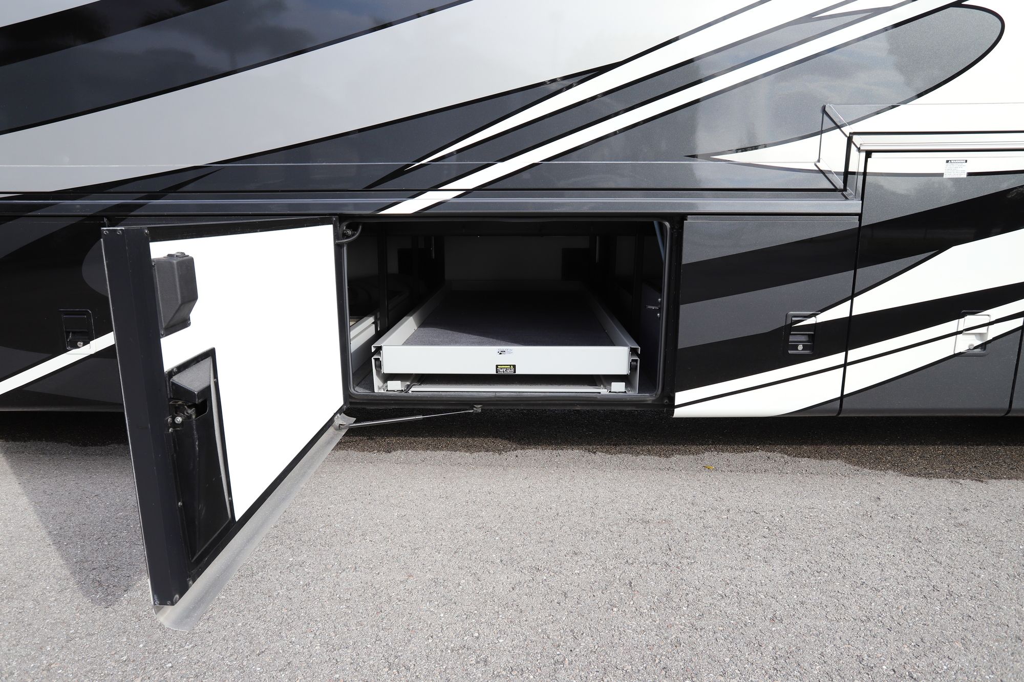 Used 2015 Newmar Essex 4553 Class A  For Sale