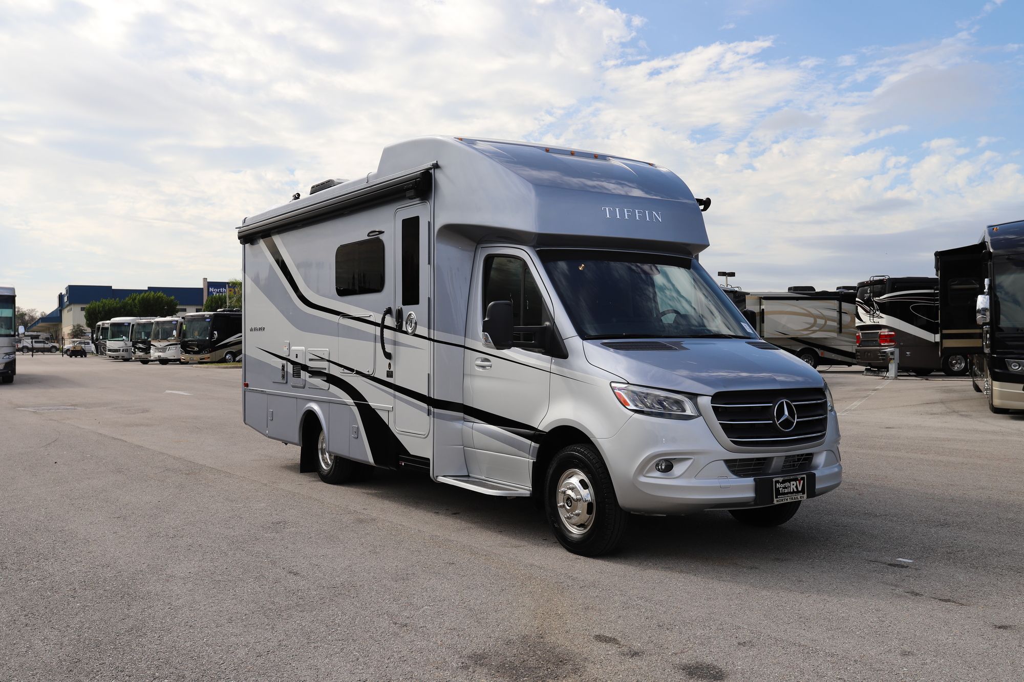 New 2021 Tiffin Motor Homes Wayfarer 25RW Class C  For Sale