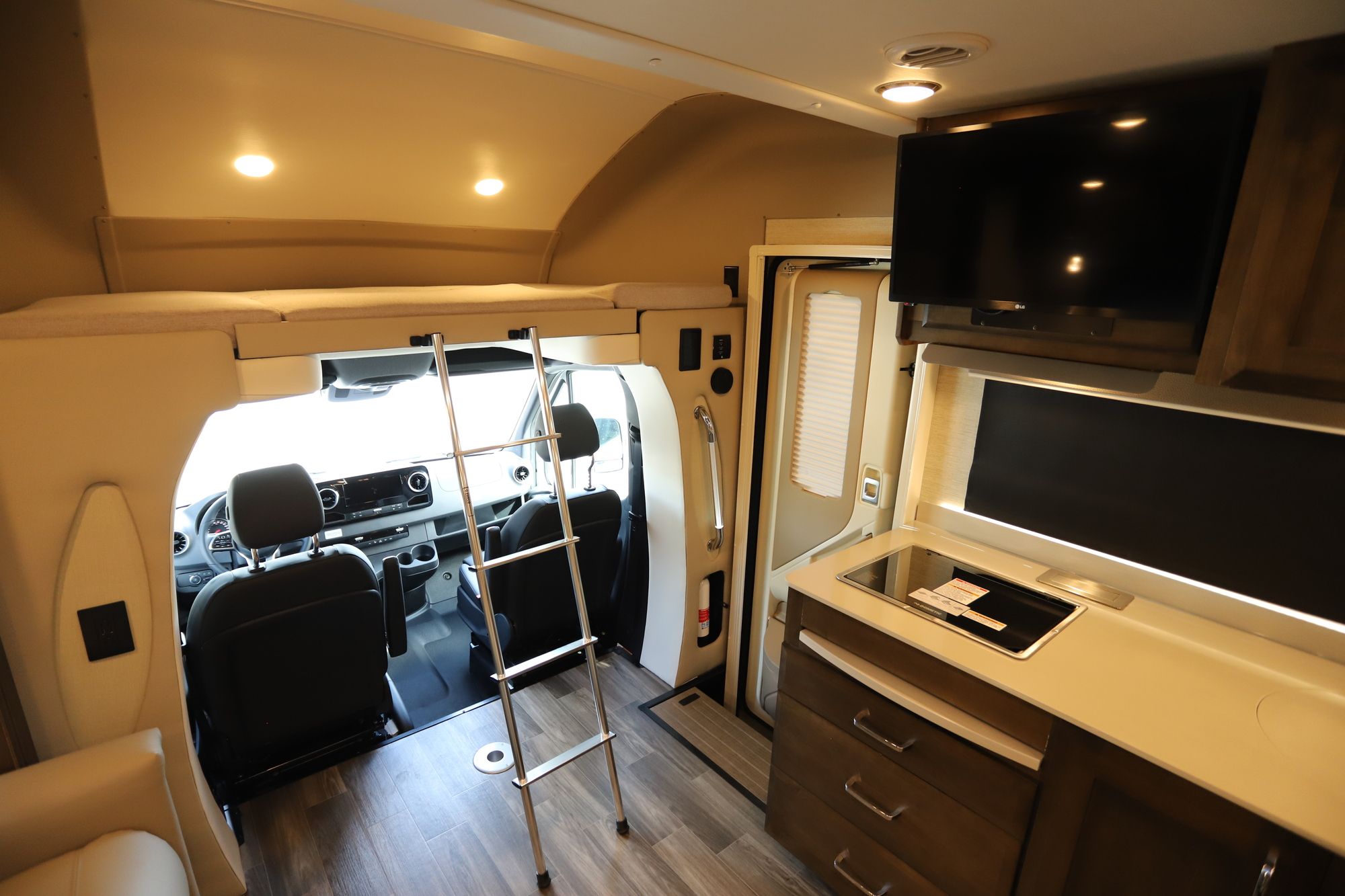 New 2021 Tiffin Motor Homes Wayfarer 25RW Class C  For Sale