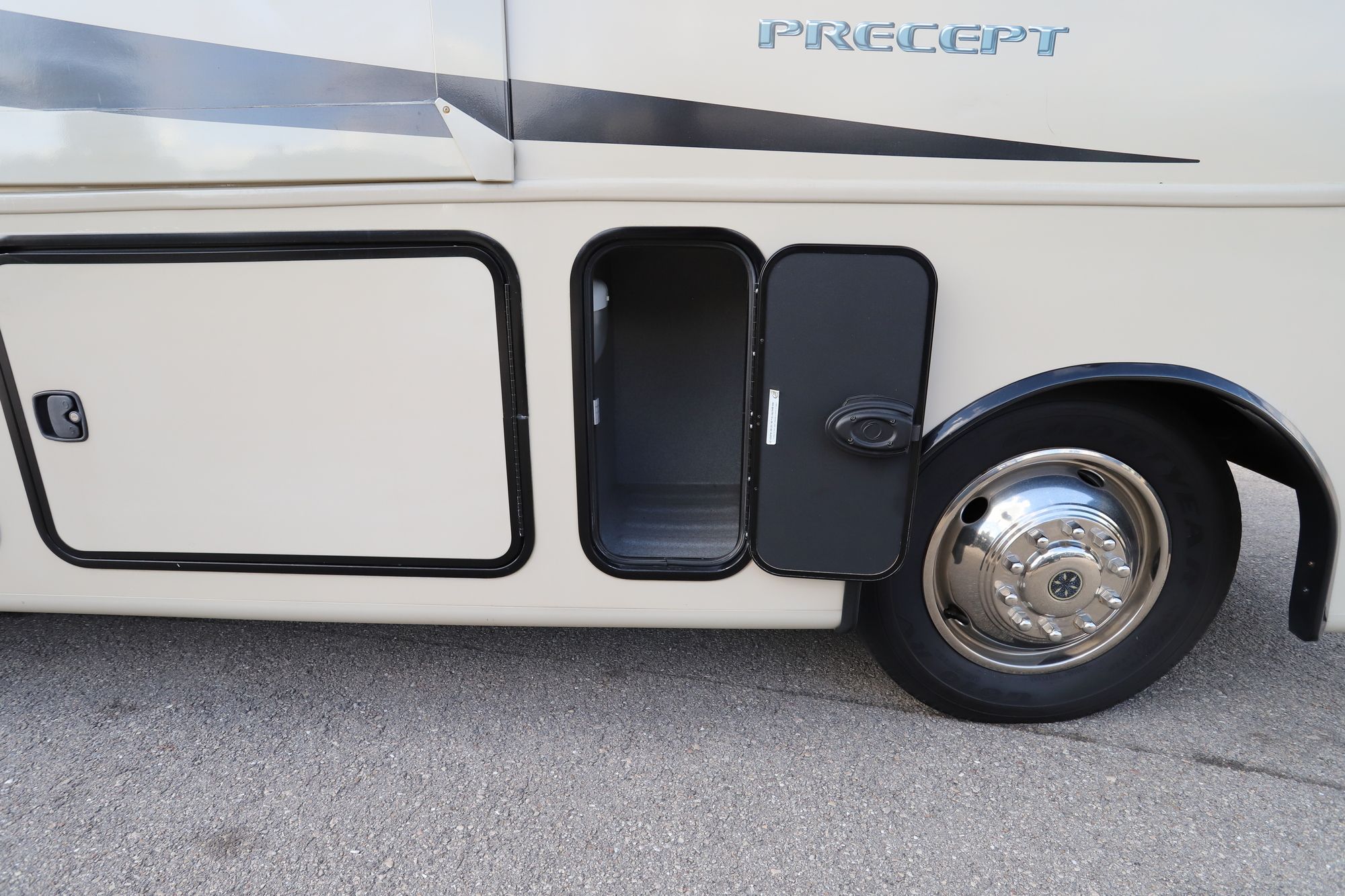 Used 2014 Jayco Precept 31UL Class A  For Sale